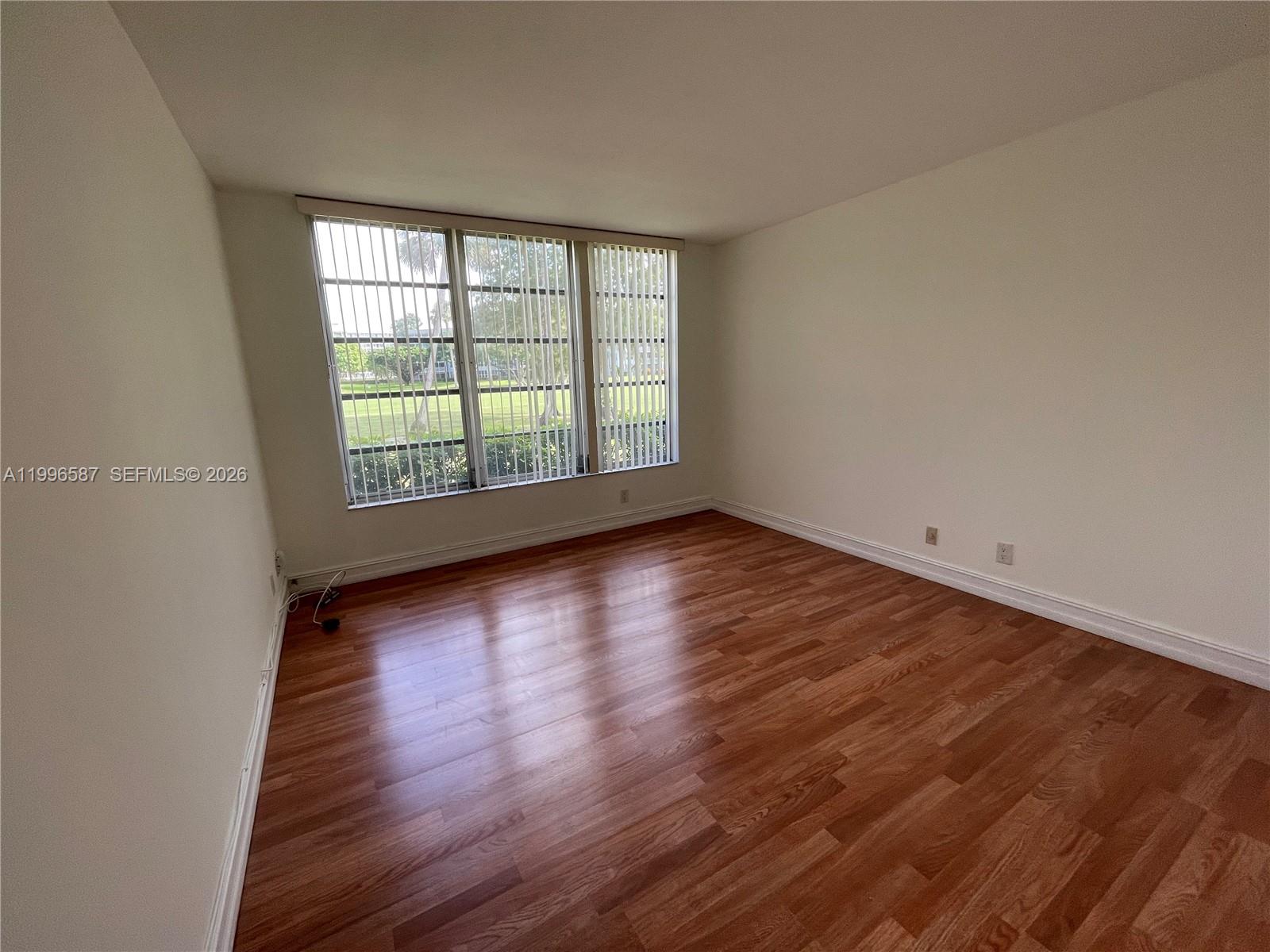 NO 83 PALM-AIRE COUNTRY C - Residential Lease