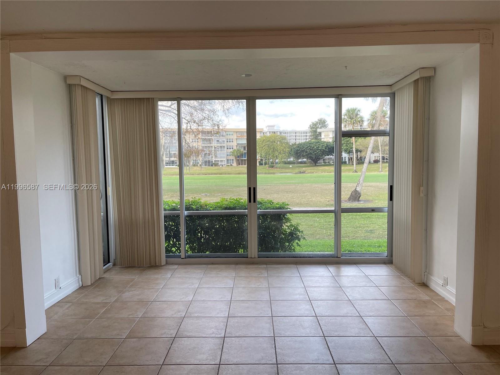 NO 83 PALM-AIRE COUNTRY C - Residential Lease