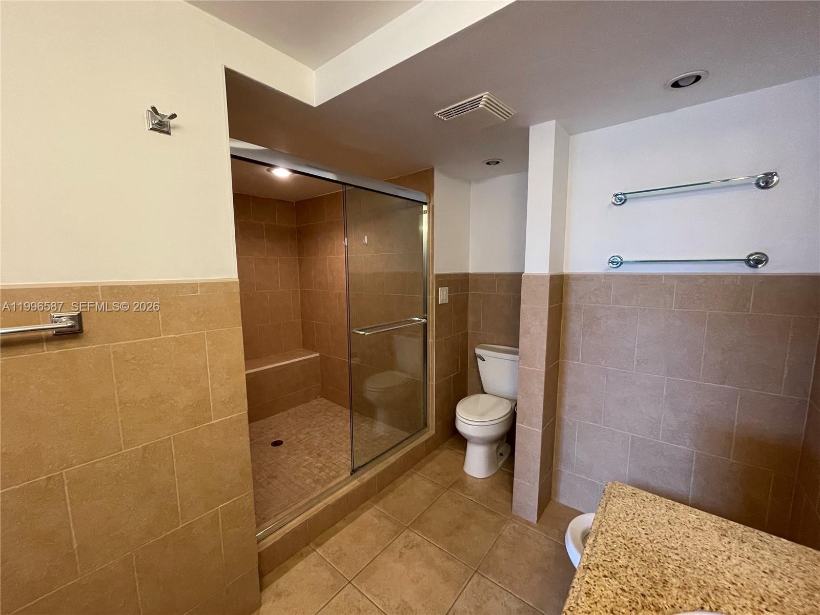 NO 83 PALM-AIRE COUNTRY C - Residential Lease