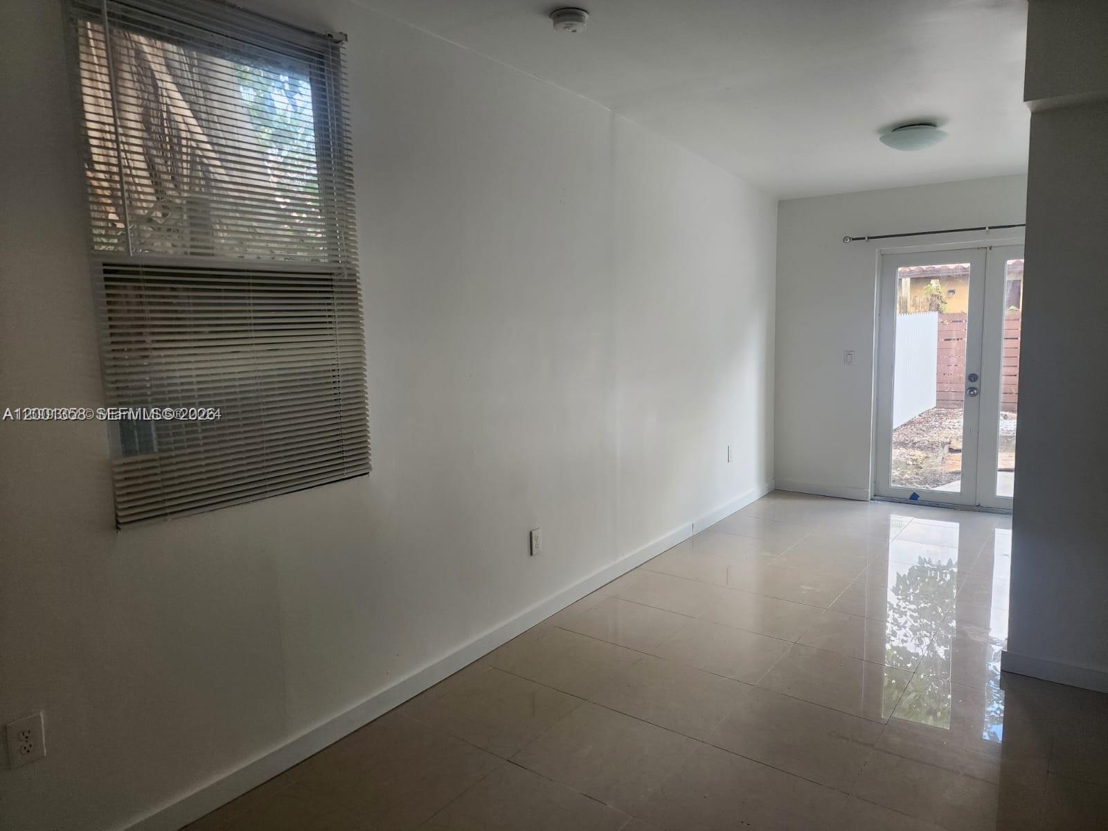 GRAPELAND - Residential Lease