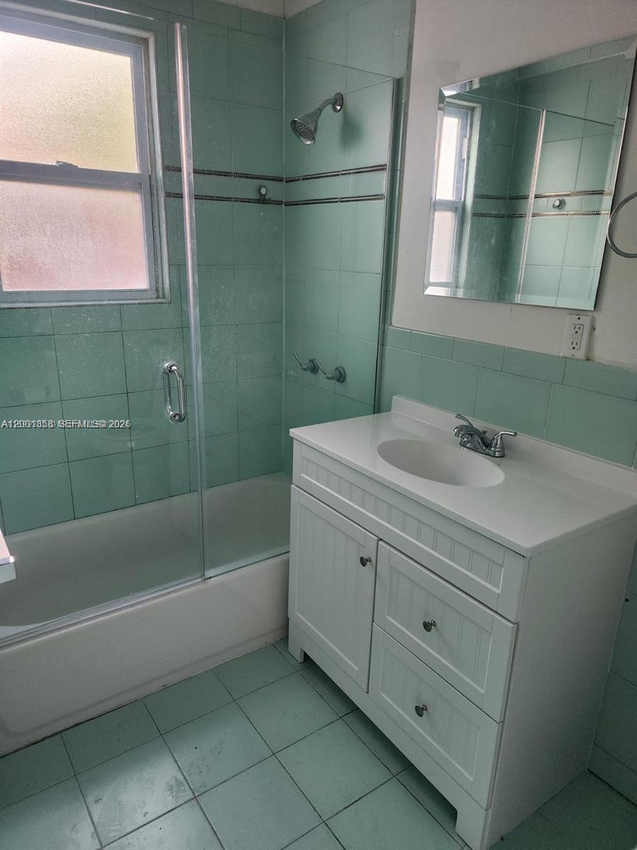 GRAPELAND - Residential Lease