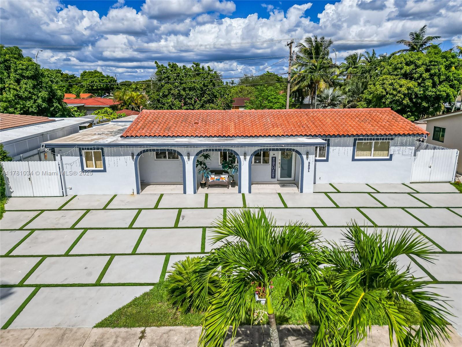5801 Nw 113th Ter 1, Hialeah, Miami-Dade County, Florida - 2 Bedrooms  
2 Bathrooms - 