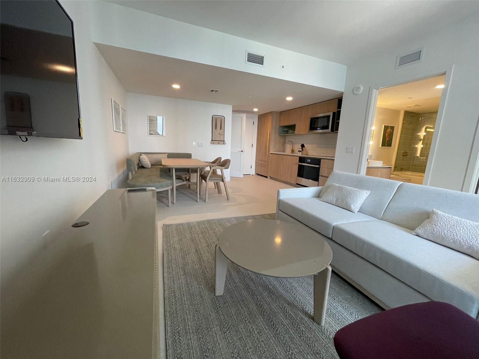 Enjoy the ultimate urban living experience in this stunning 1 bedroom, 1 bathroom apartment at Natiivo Downtown. With sleek finishes and modern amenities, this apartment is perfect for those who crave the energy of city living. Short-term rental available as well (rates will change according to weather and season). Please inquire for more information. Super Easy to show.