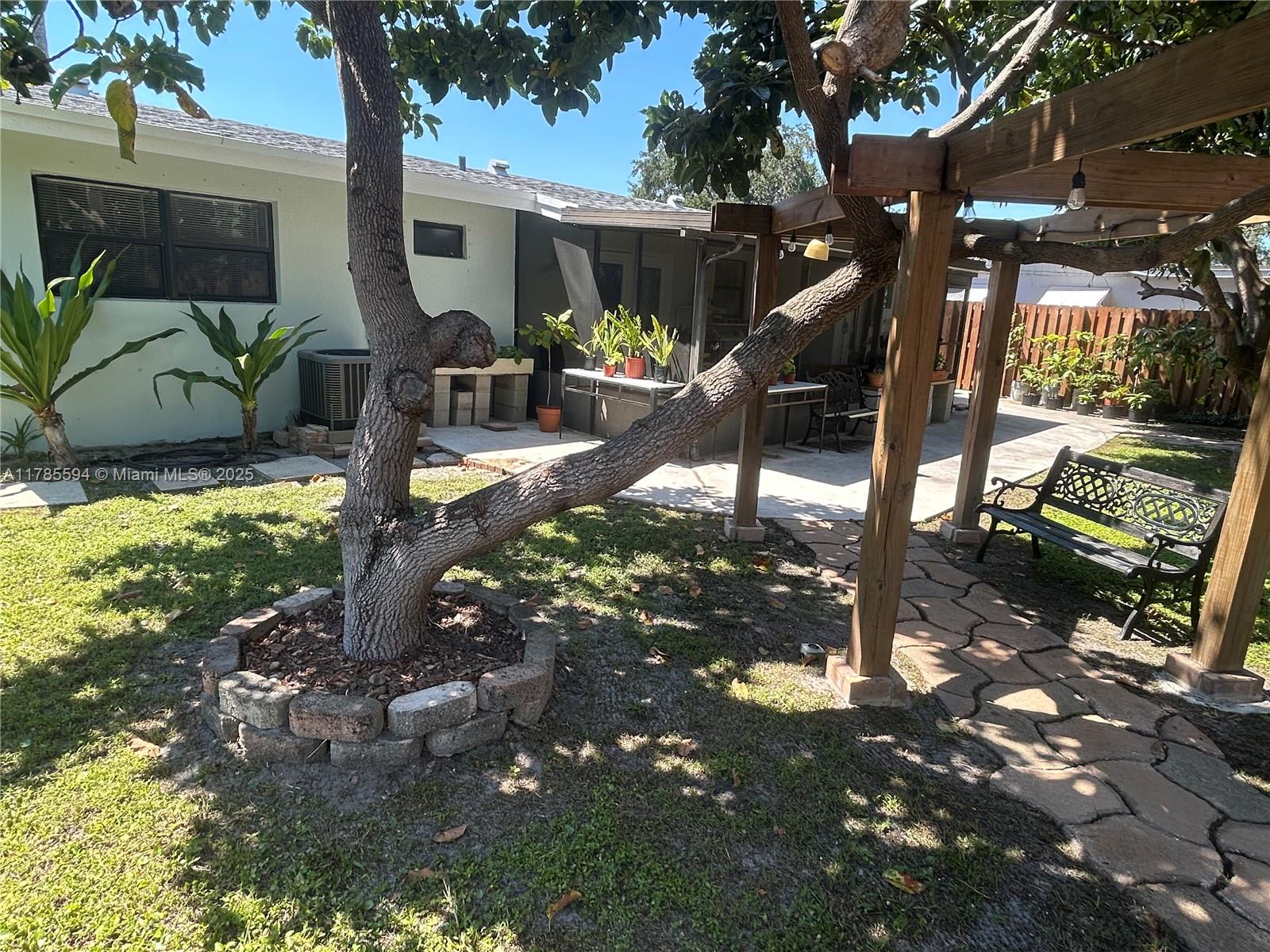 BREEZE HAVEN NO 4 - Residential