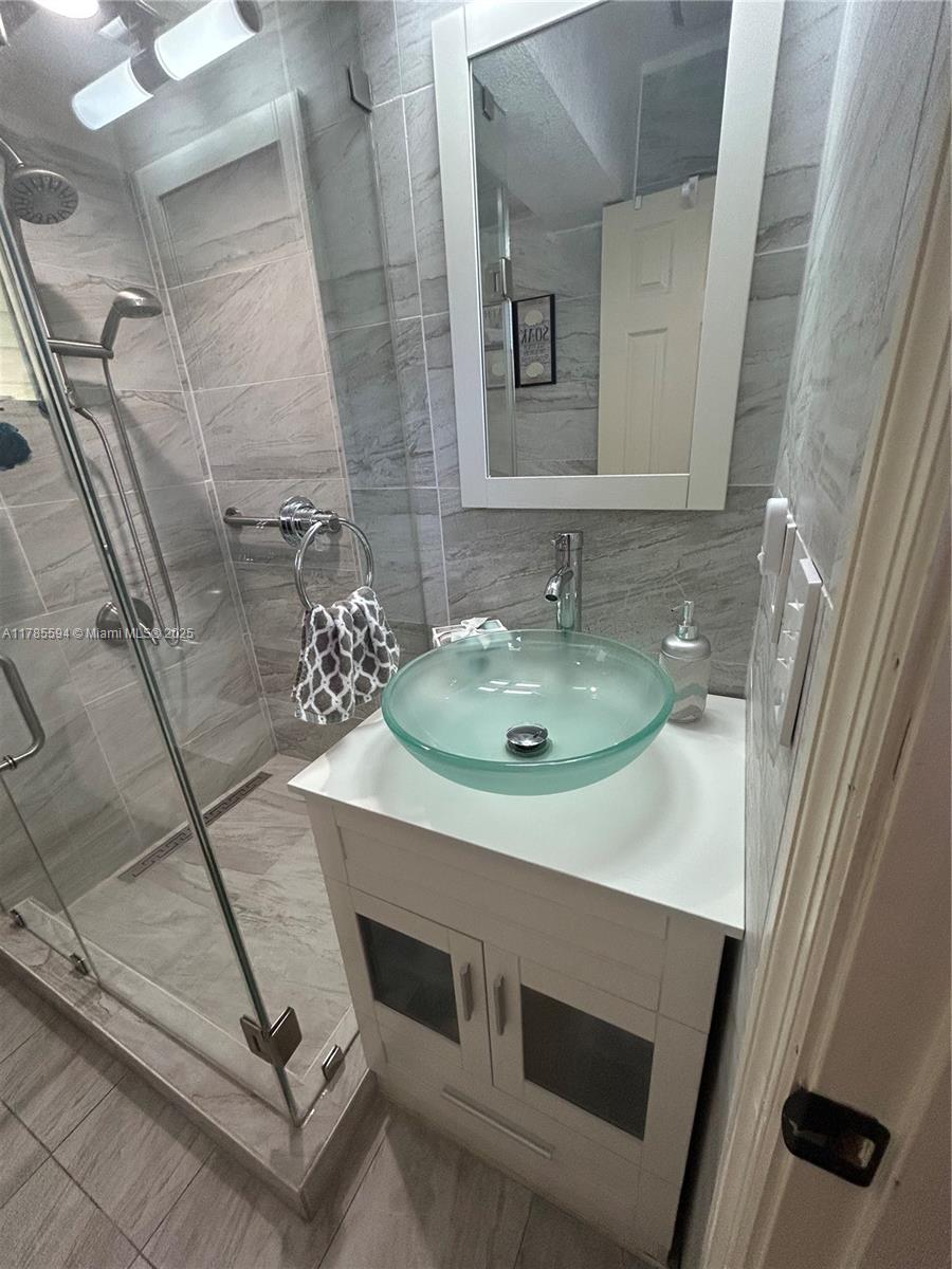 BREEZE HAVEN NO 4 - Residential