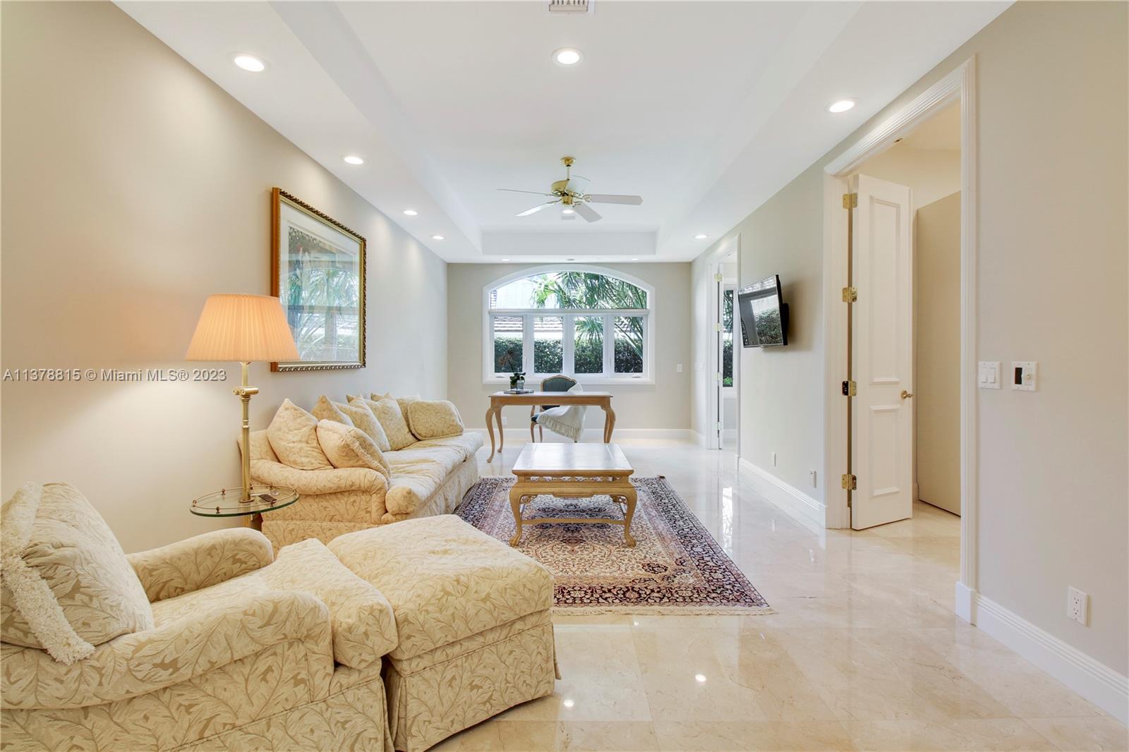 JUPITER HILLS VILLAGE PHA - Residential