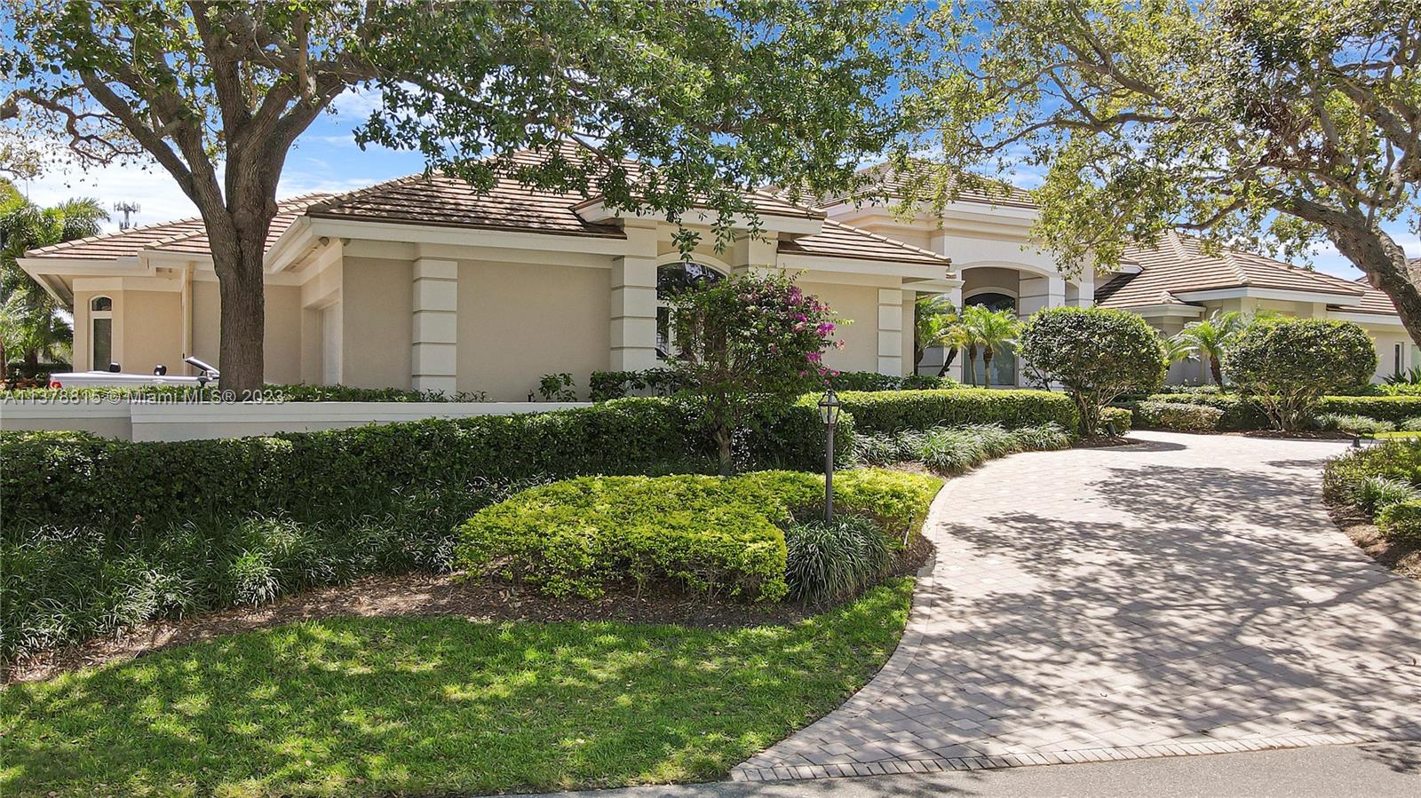 JUPITER HILLS VILLAGE PHA - Residential