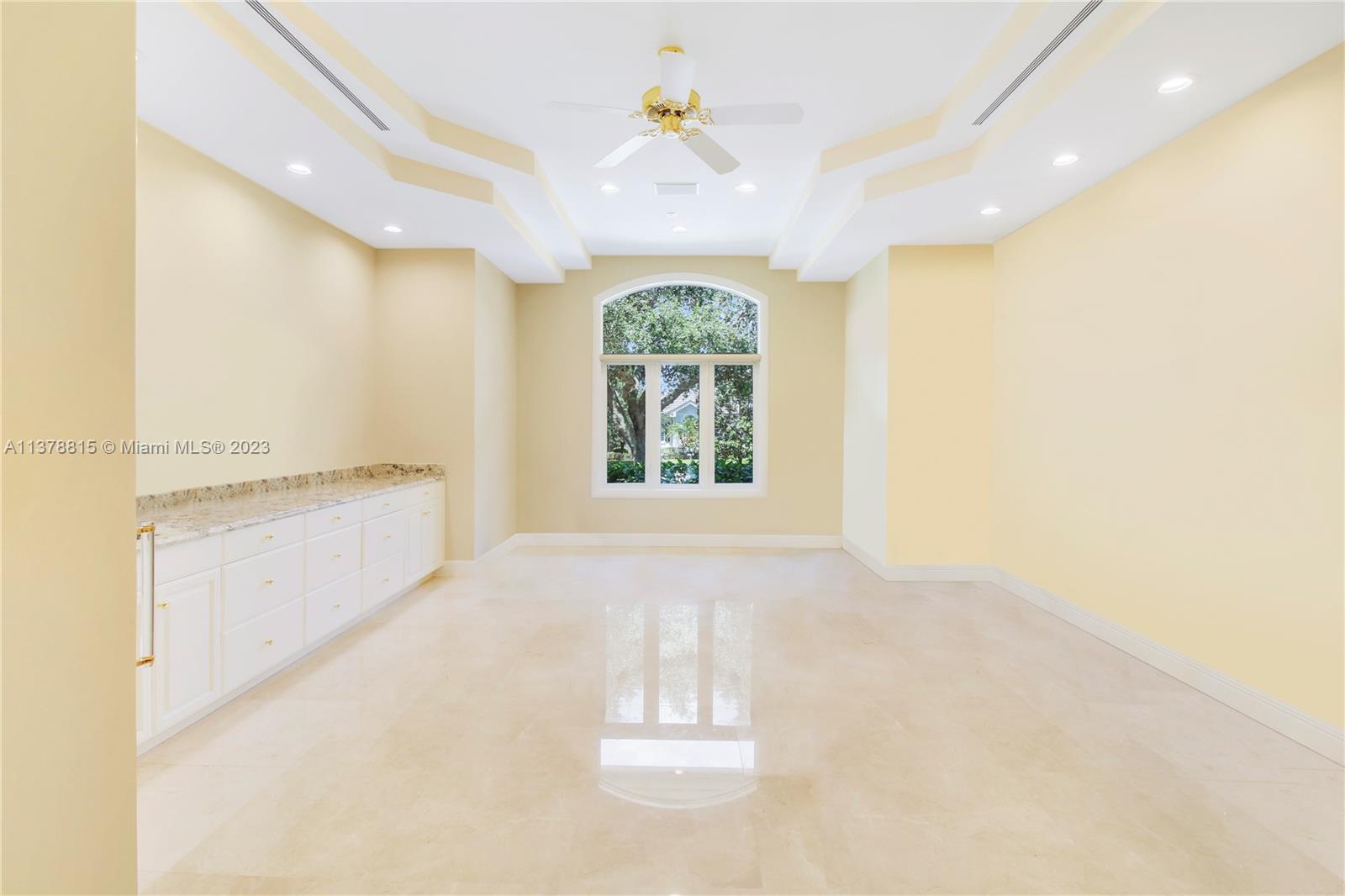 JUPITER HILLS VILLAGE PHA - Residential