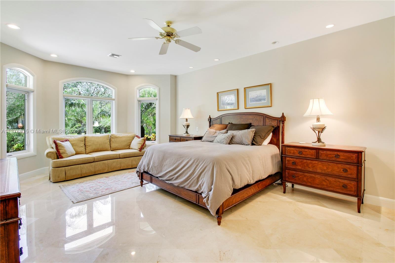 JUPITER HILLS VILLAGE PHA - Residential