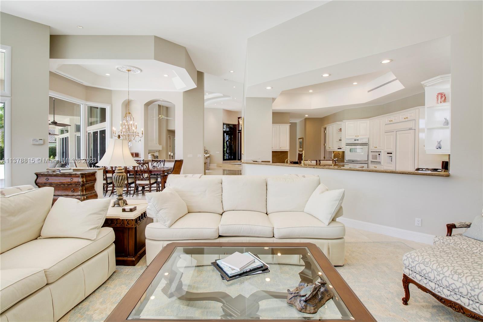 JUPITER HILLS VILLAGE PHA - Residential