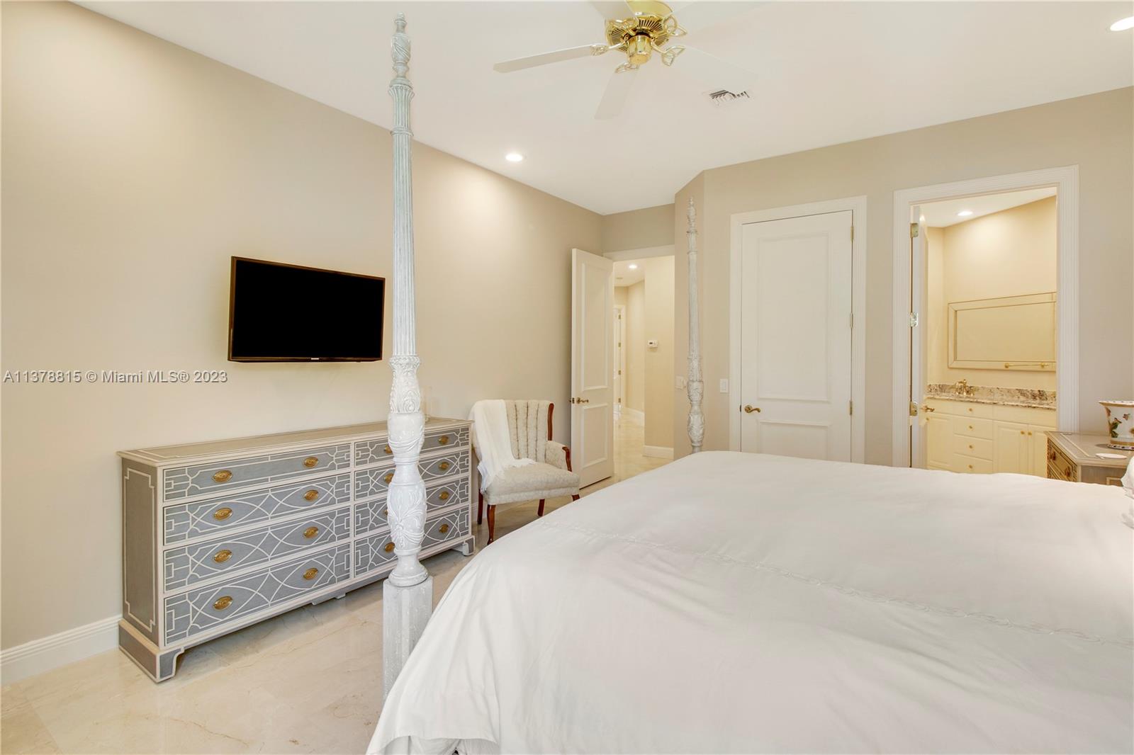 JUPITER HILLS VILLAGE PHA - Residential