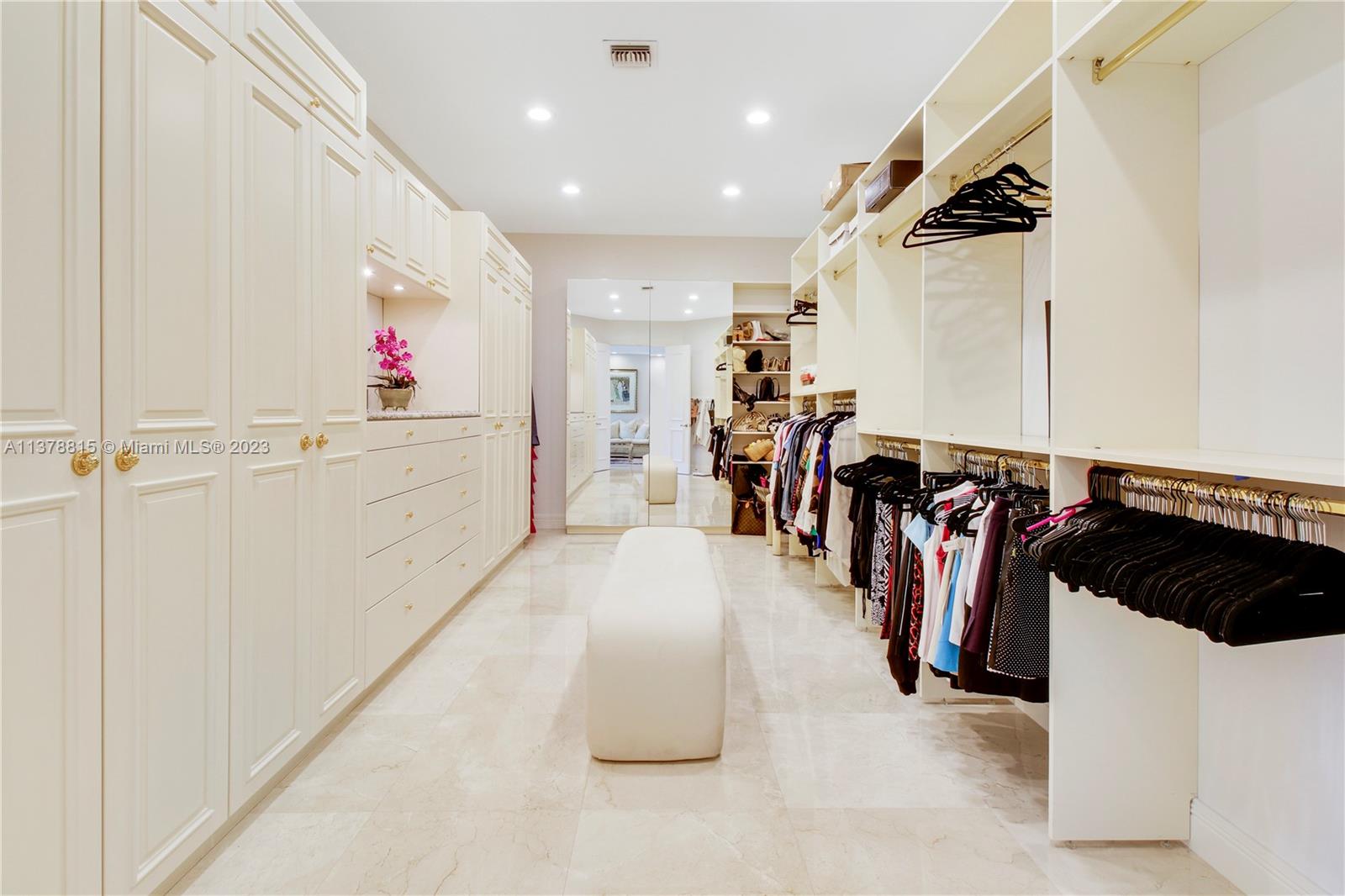 JUPITER HILLS VILLAGE PHA - Residential