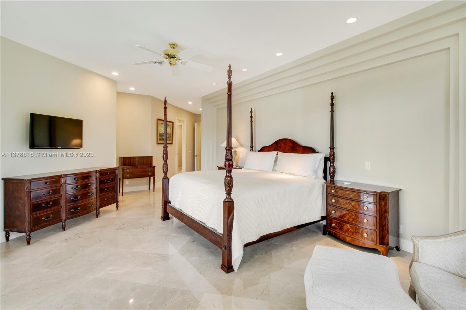 JUPITER HILLS VILLAGE PHA - Residential