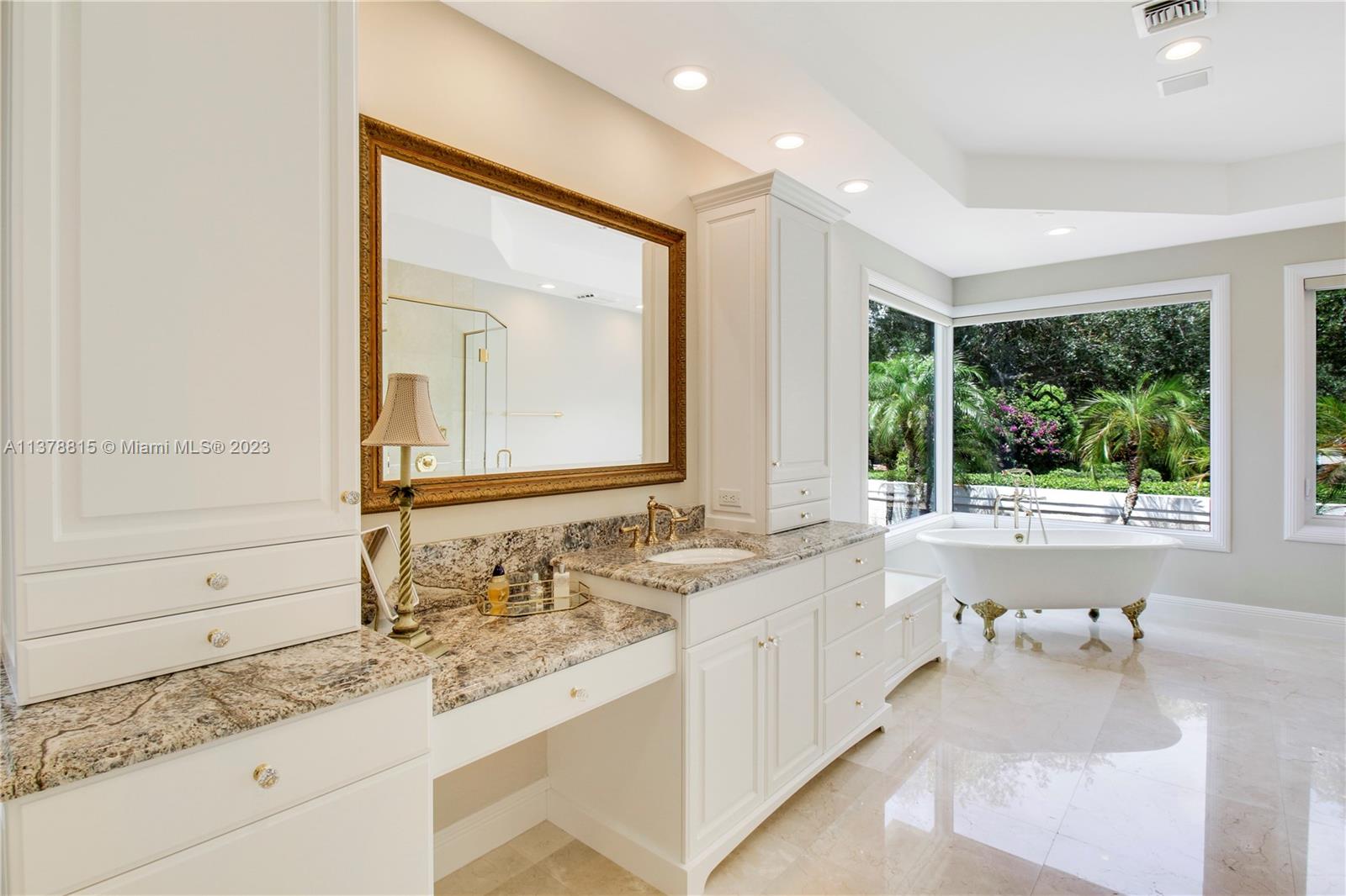 JUPITER HILLS VILLAGE PHA - Residential