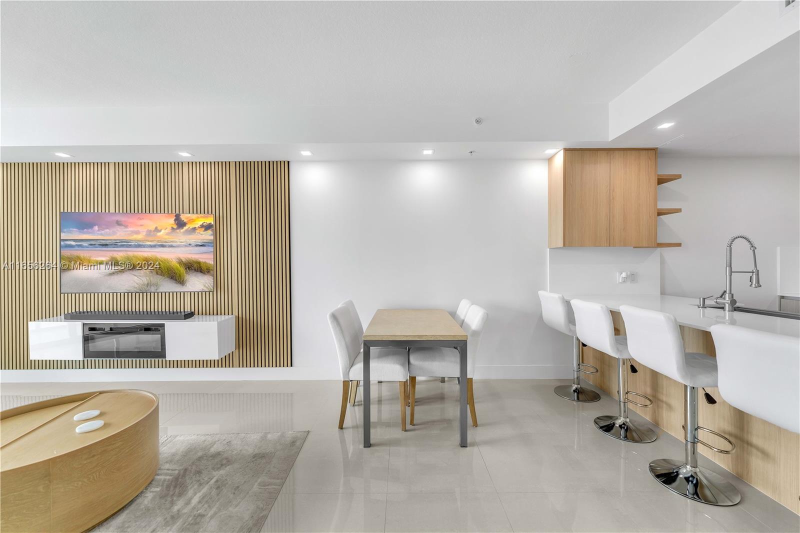 QUANTUM ON THE BAY CONDO - Residential