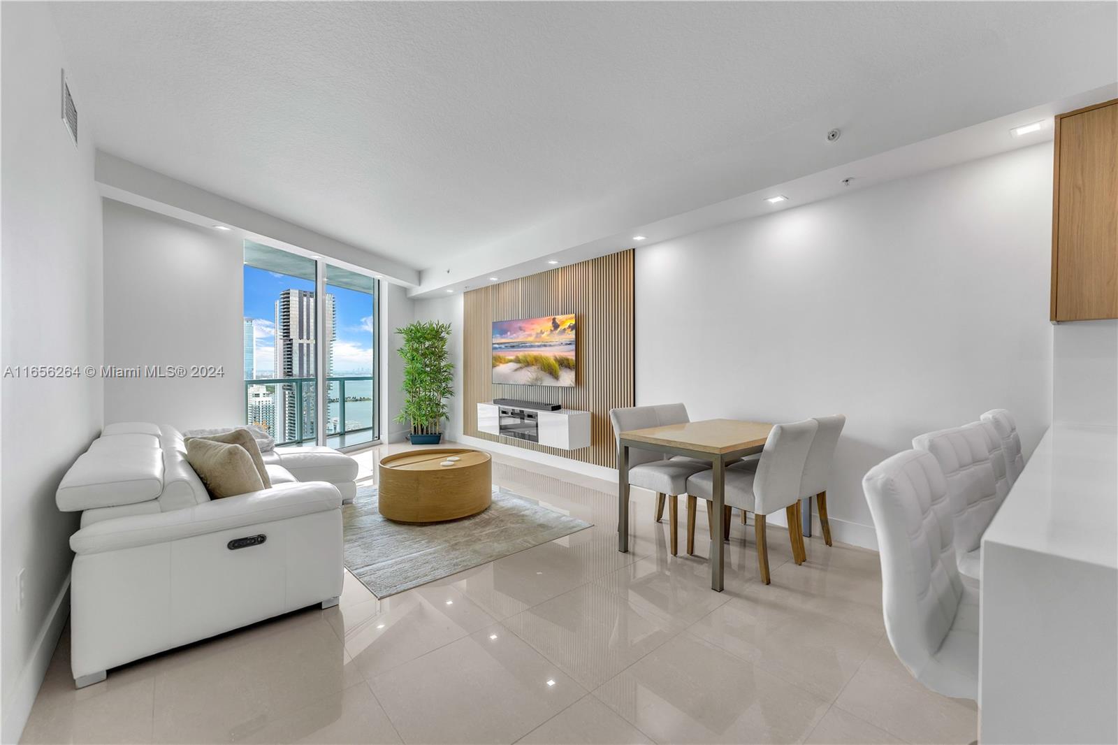 QUANTUM ON THE BAY CONDO - Residential