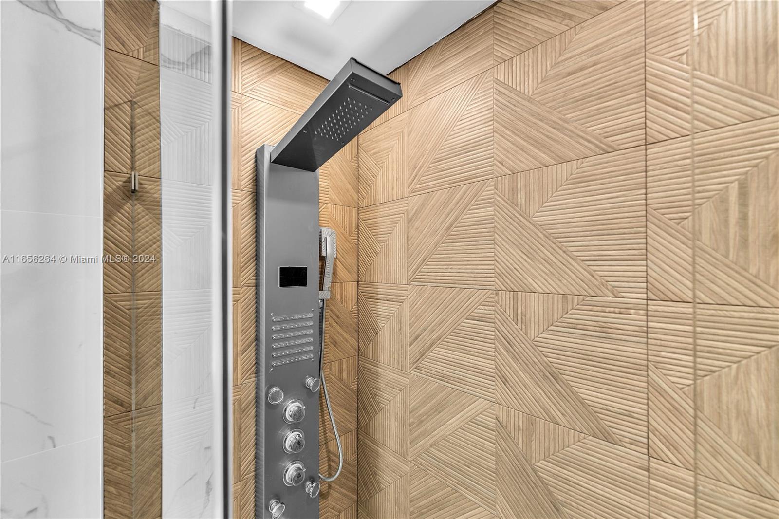 QUANTUM ON THE BAY CONDO - Residential