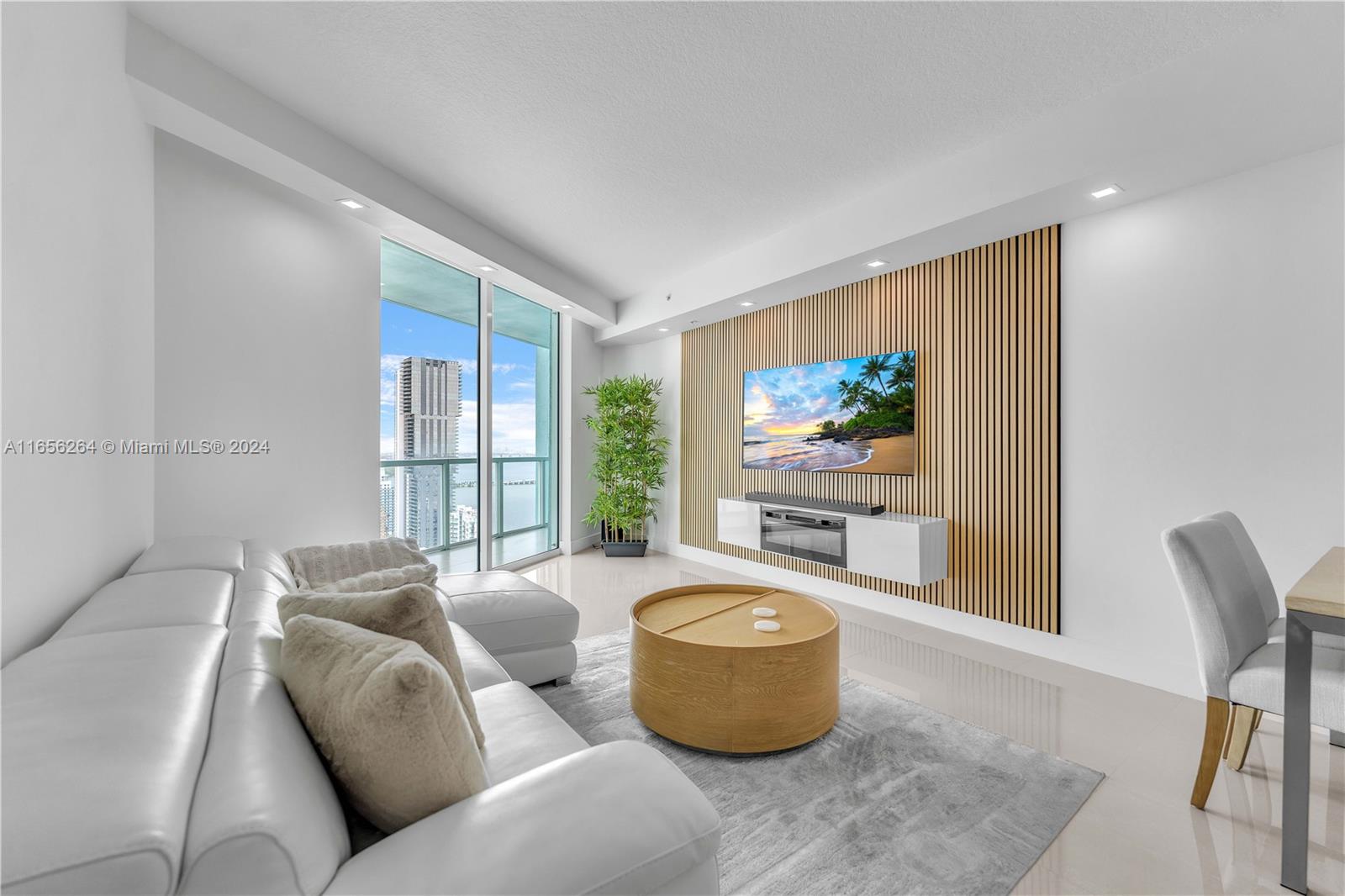 QUANTUM ON THE BAY CONDO - Residential
