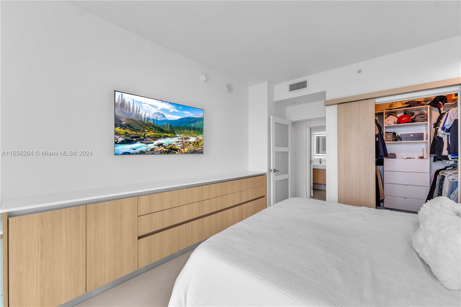 QUANTUM ON THE BAY CONDO - Residential