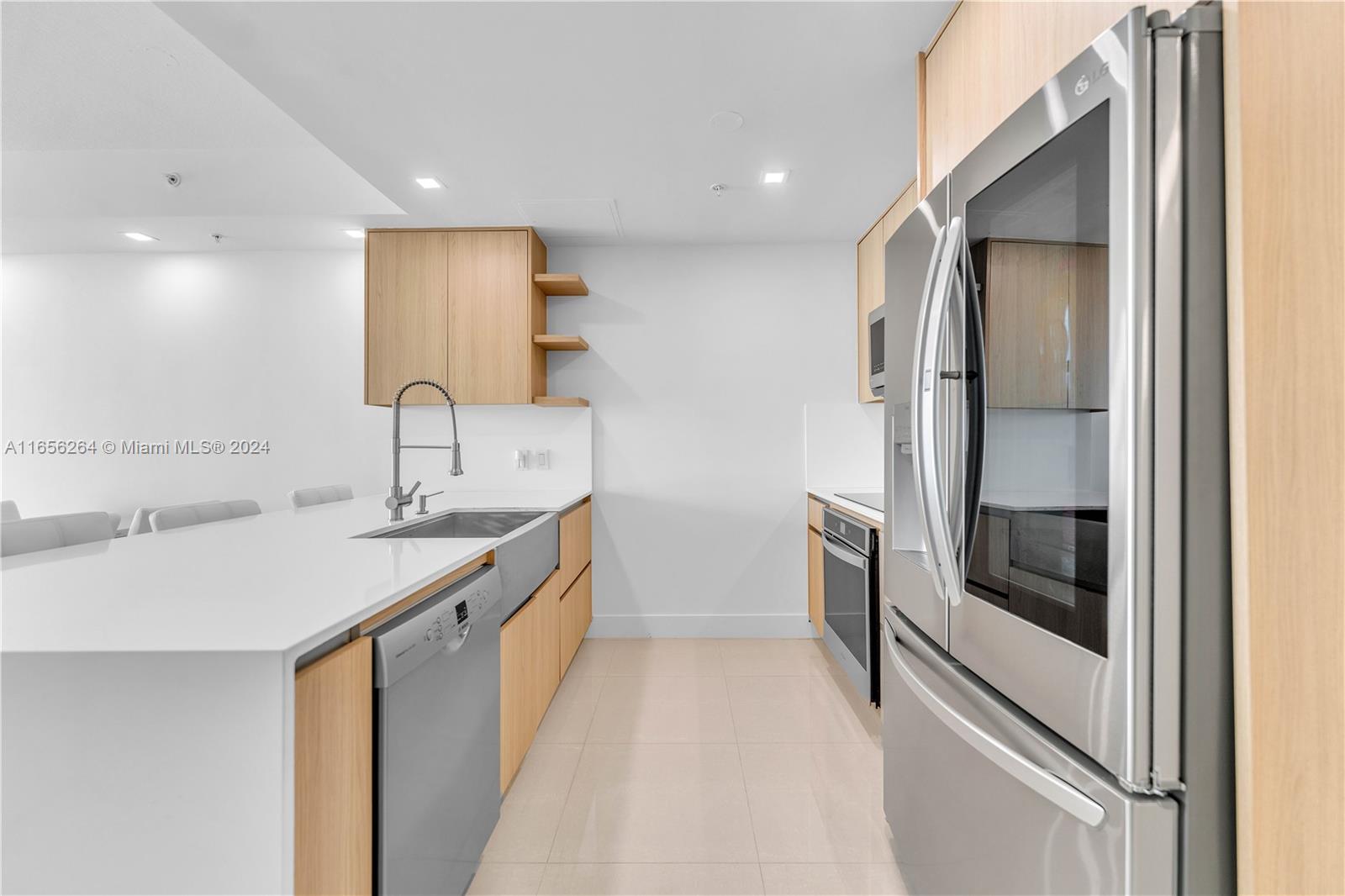 QUANTUM ON THE BAY CONDO - Residential