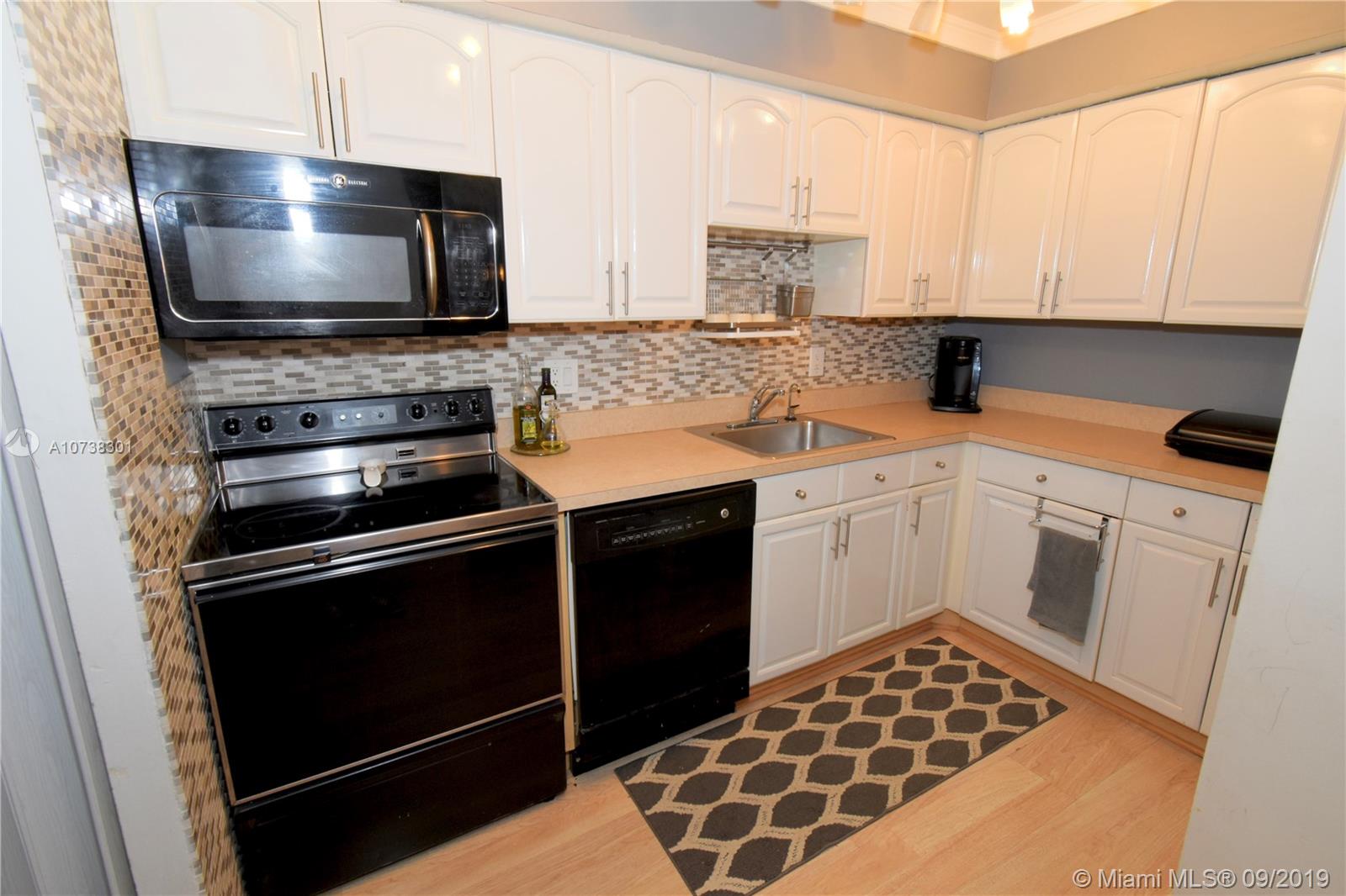 ORIOLE GOLF & TENNIS CLUB - Residential