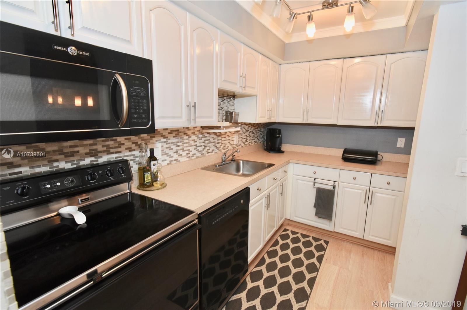 ORIOLE GOLF & TENNIS CLUB - Residential