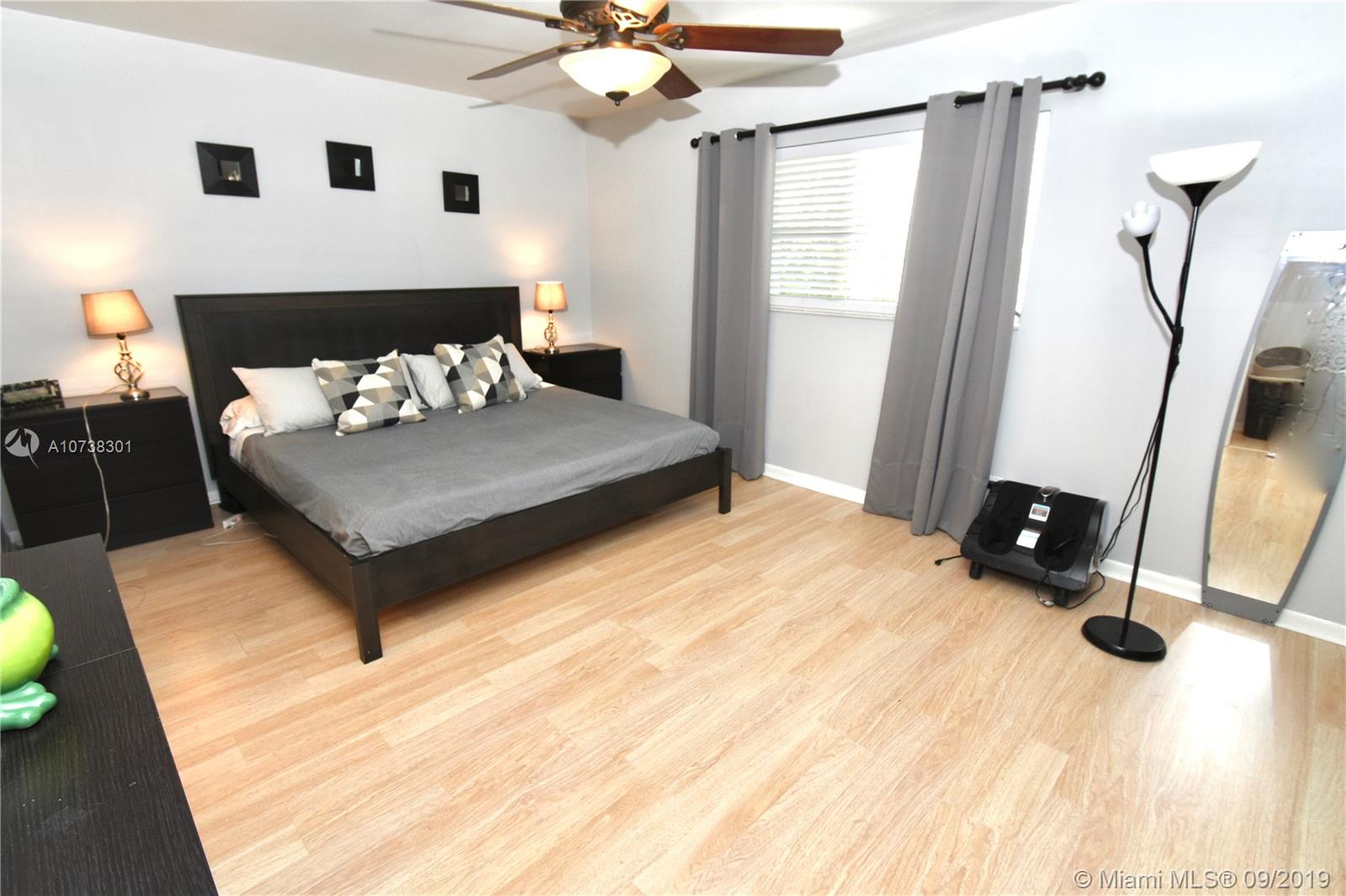 ORIOLE GOLF & TENNIS CLUB - Residential