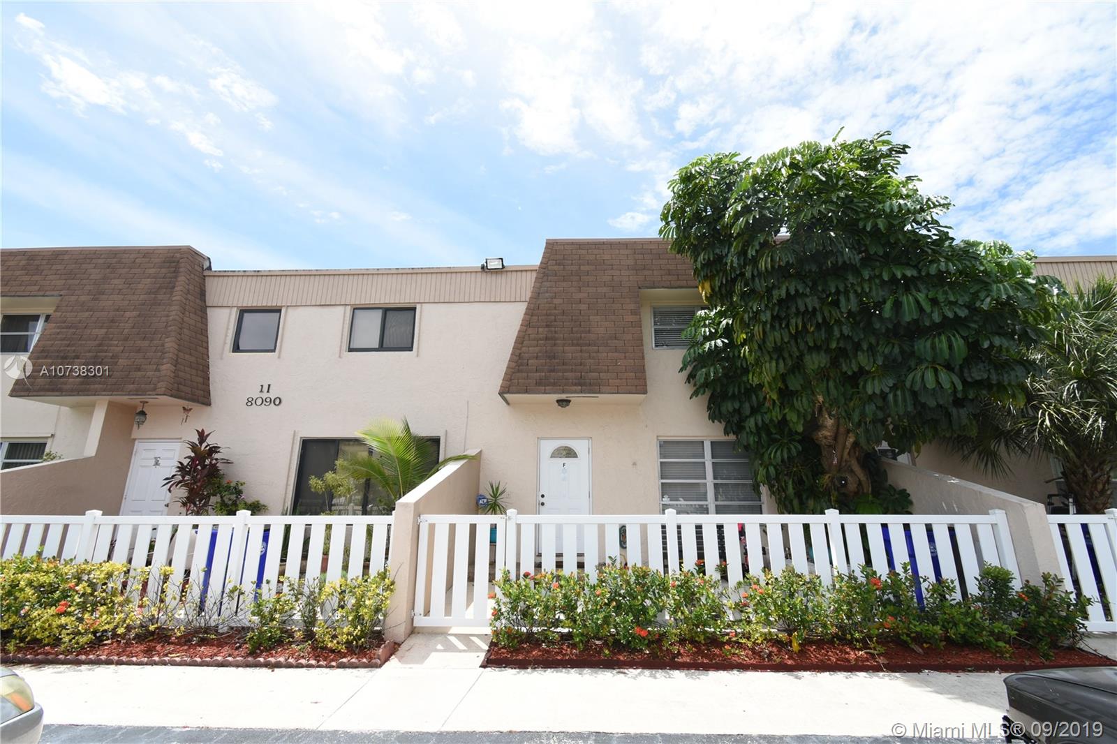 ORIOLE GOLF & TENNIS CLUB - Residential