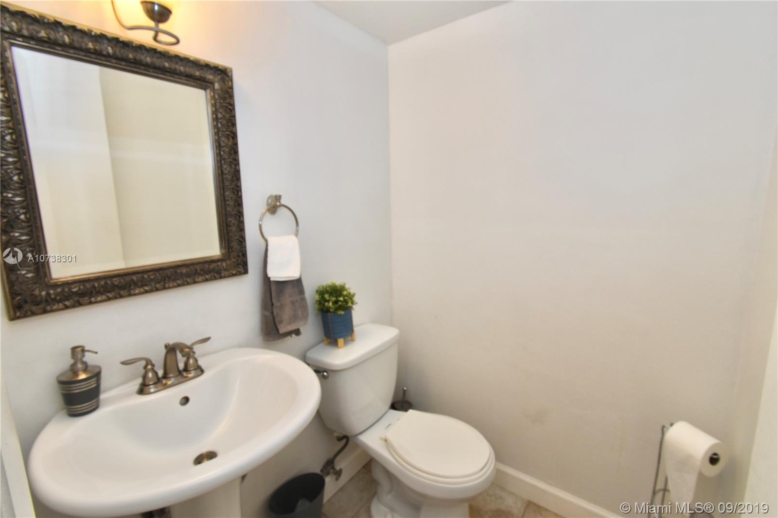 ORIOLE GOLF & TENNIS CLUB - Residential