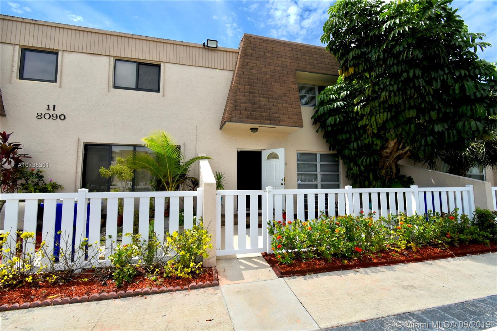 ORIOLE GOLF & TENNIS CLUB - Residential