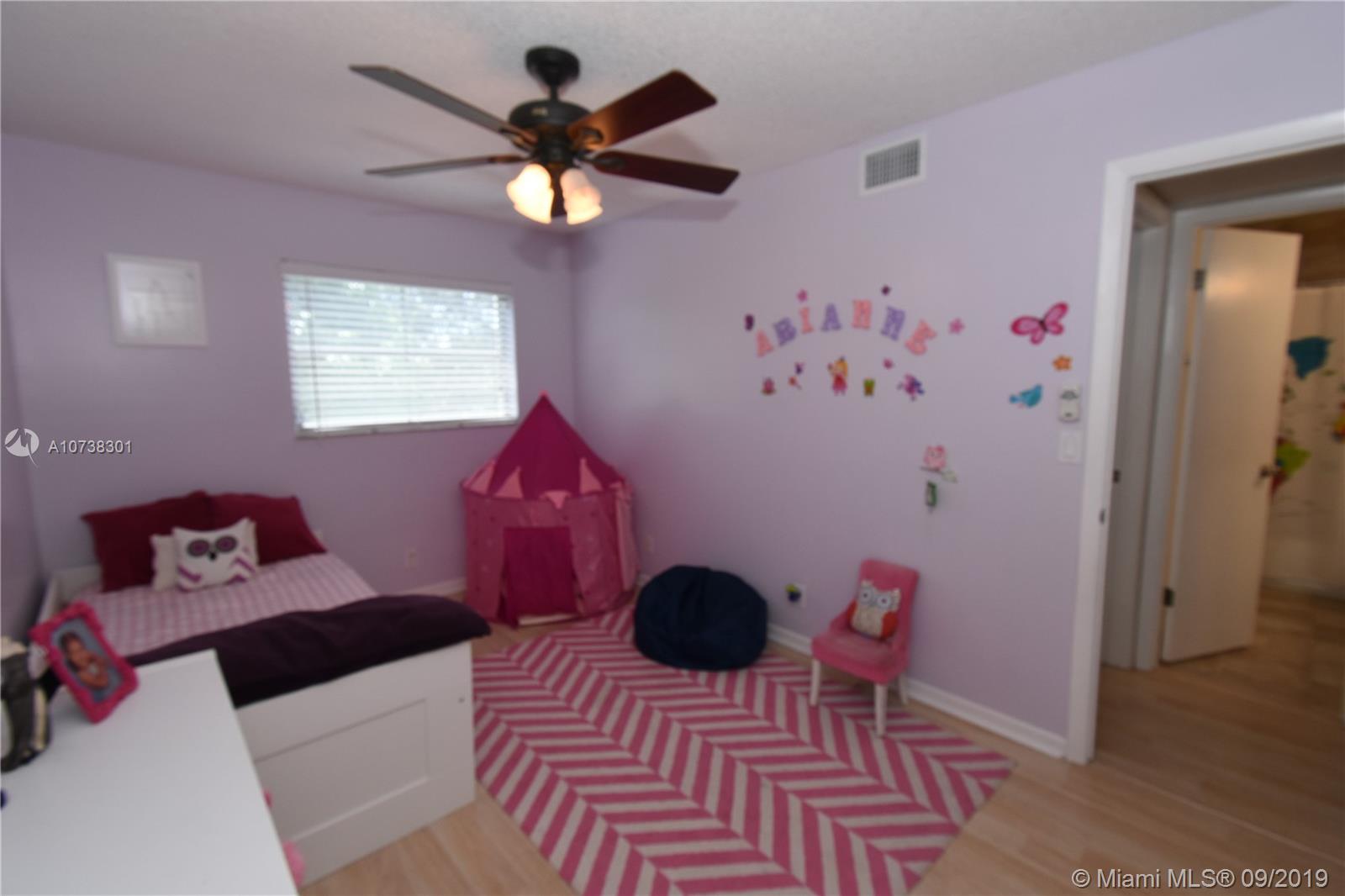 ORIOLE GOLF & TENNIS CLUB - Residential