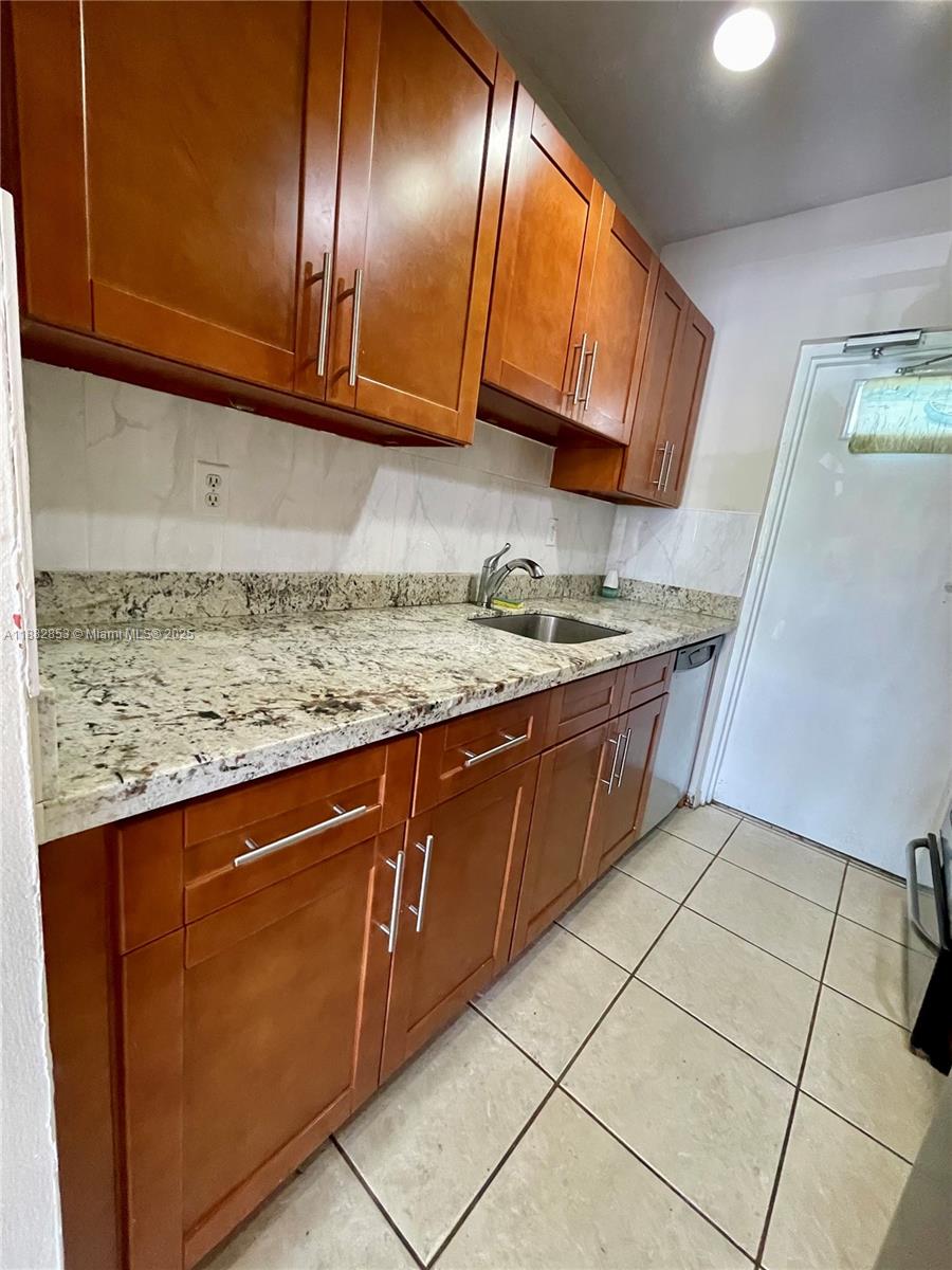 THE BERKELEY CONDO - Residential Lease