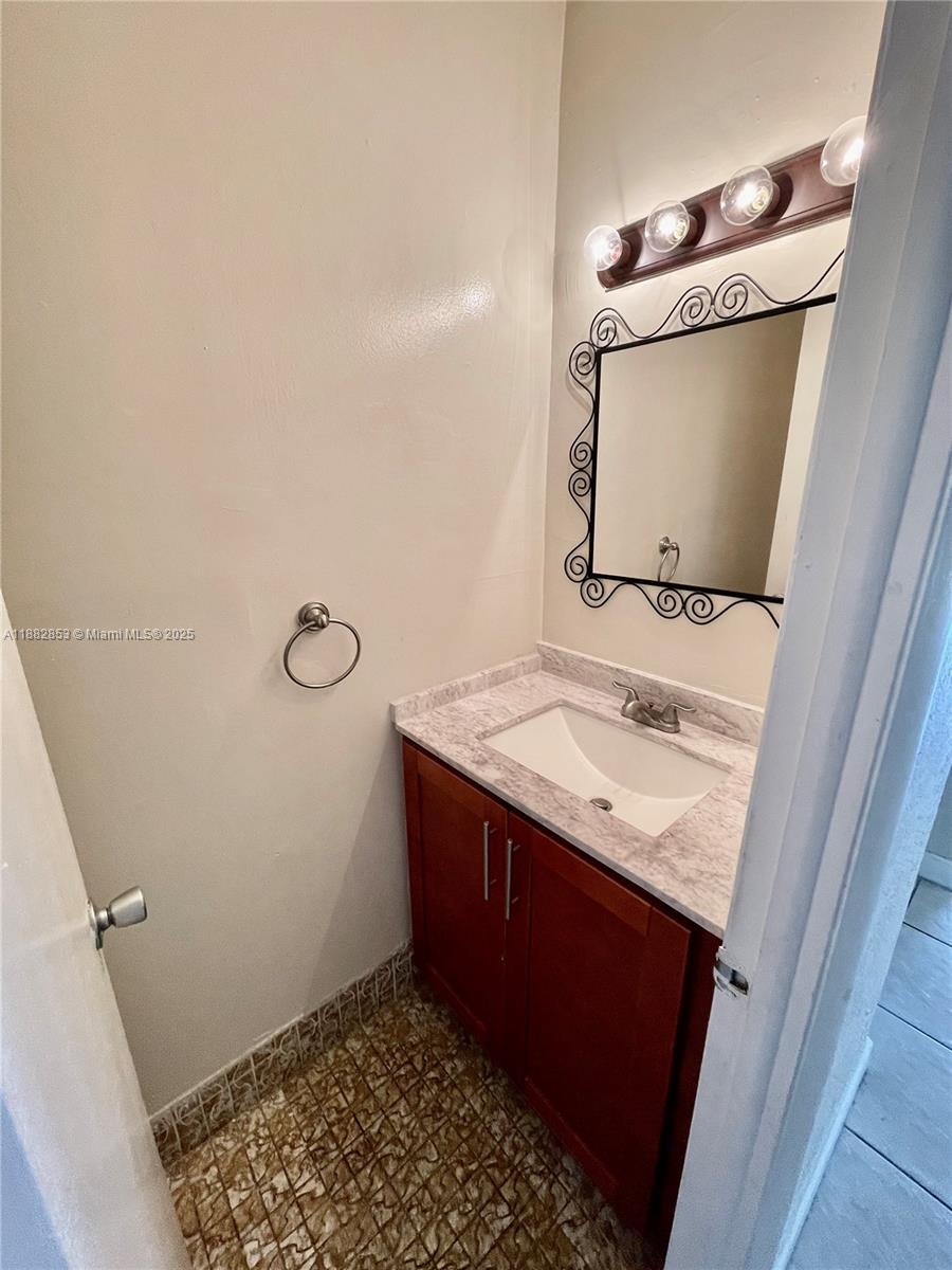 THE BERKELEY CONDO - Residential Lease