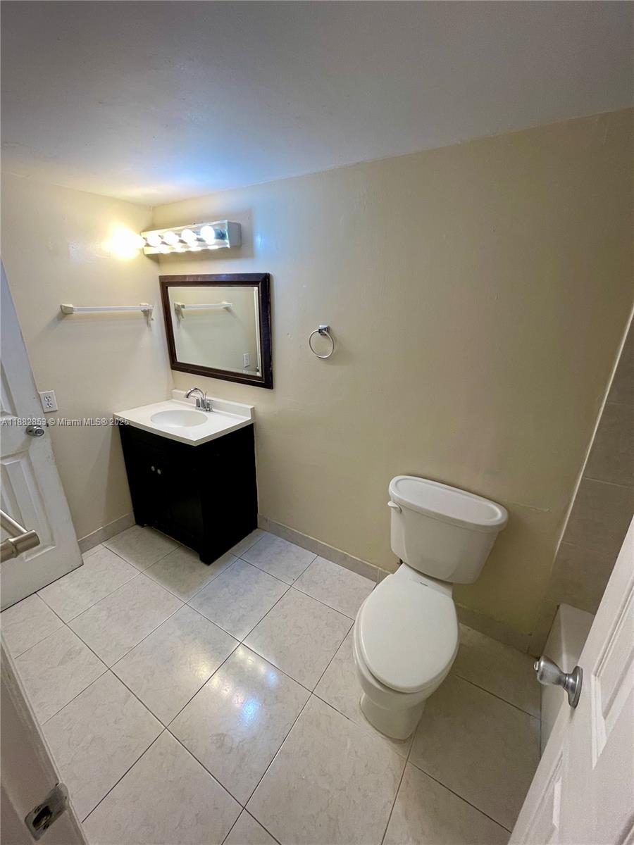 THE BERKELEY CONDO - Residential Lease