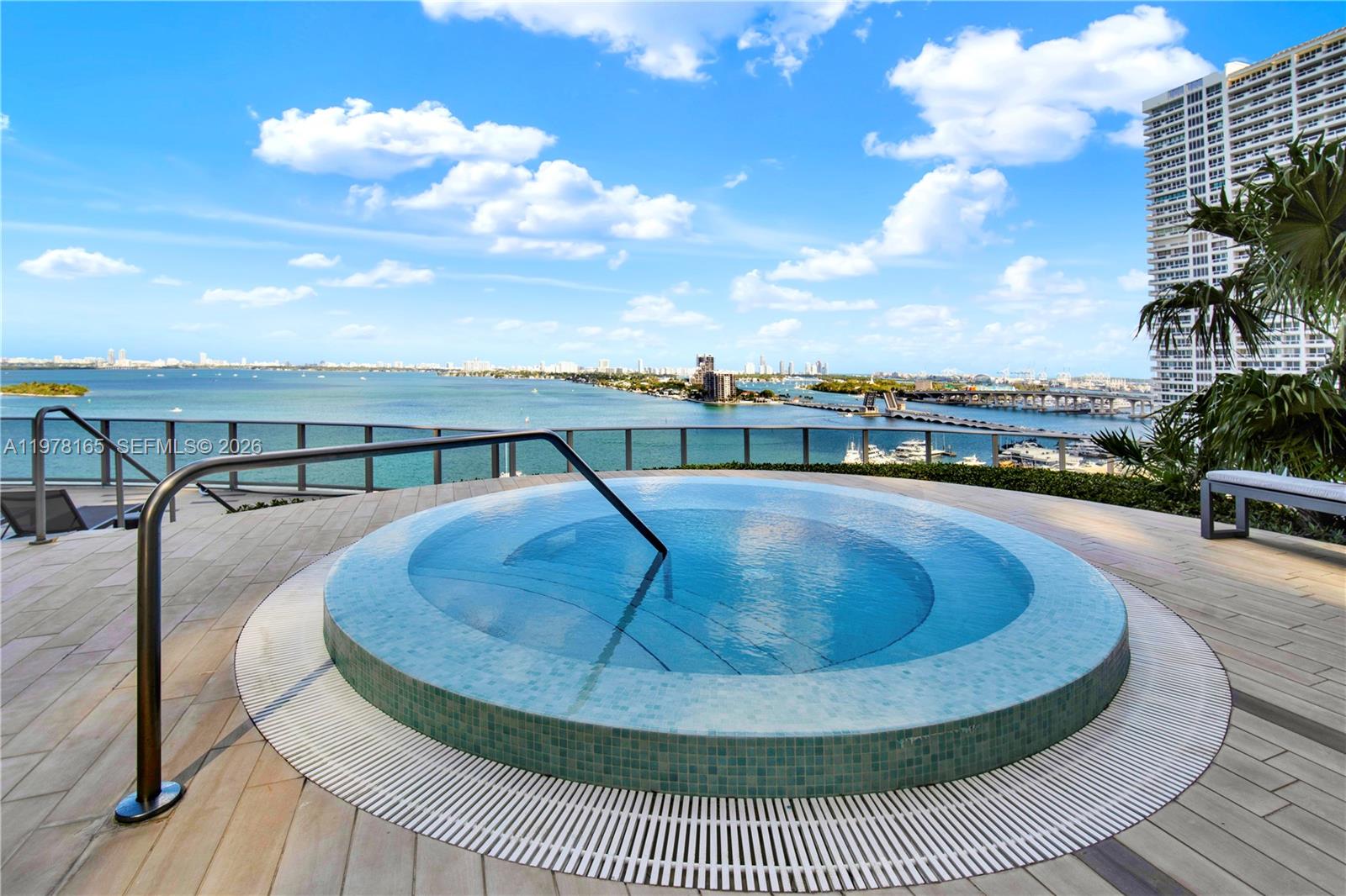 ARIA ON THE BAY CONDO - Residential