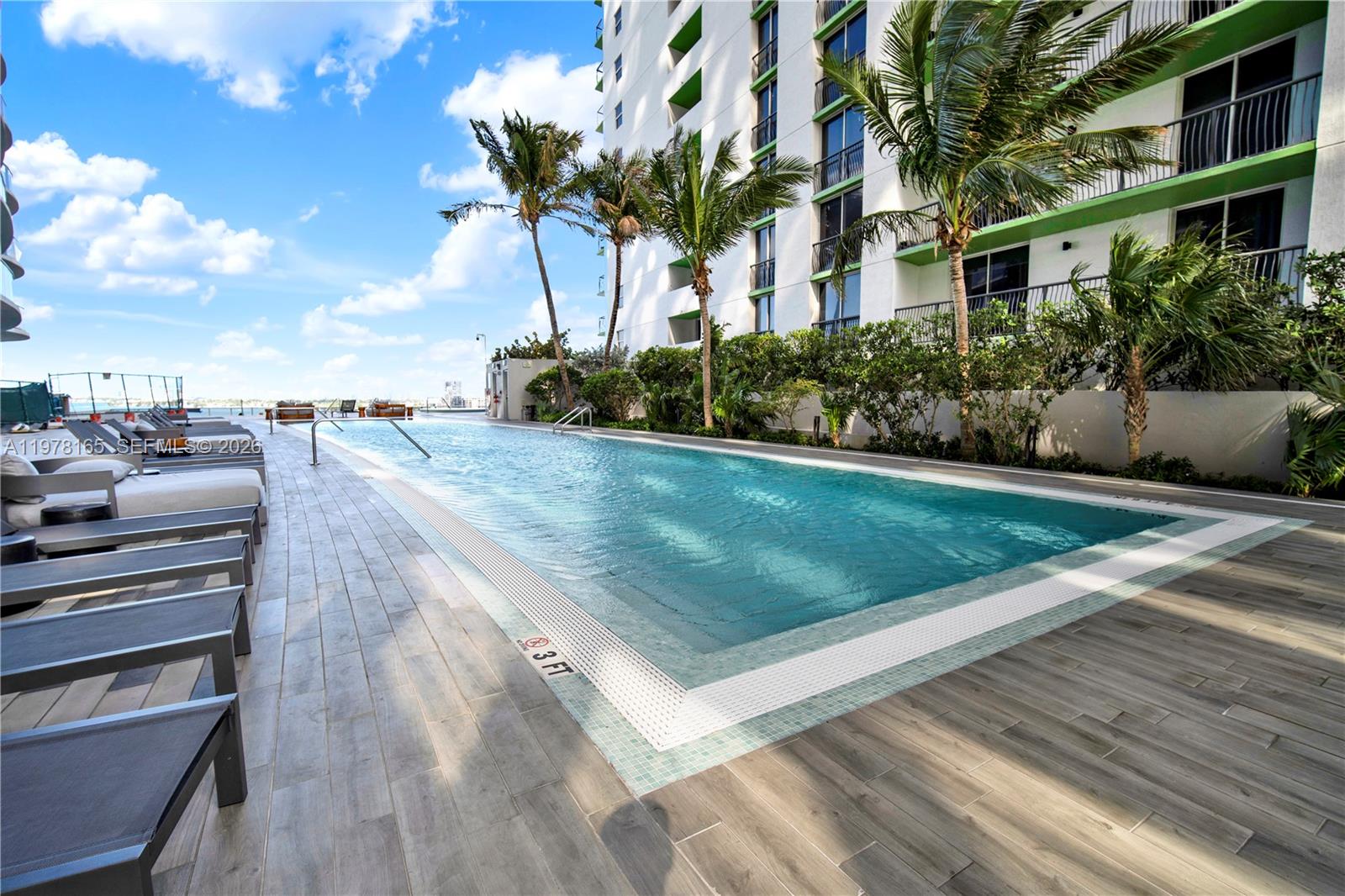 ARIA ON THE BAY CONDO - Residential