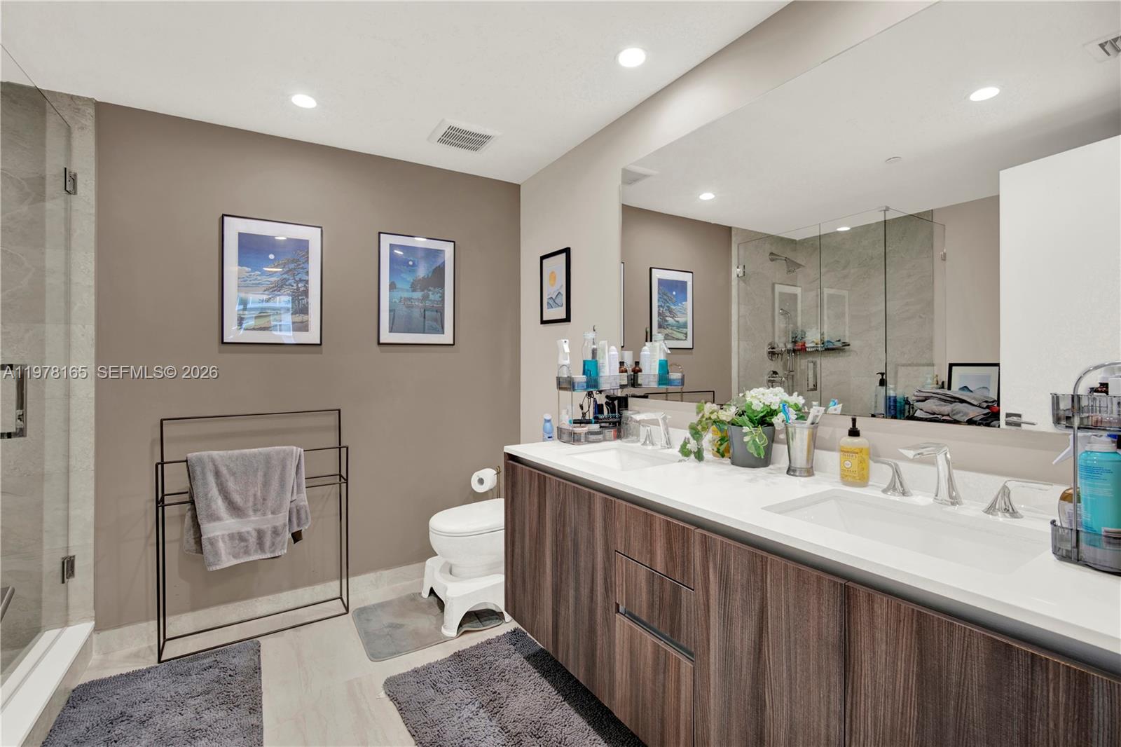 ARIA ON THE BAY CONDO - Residential