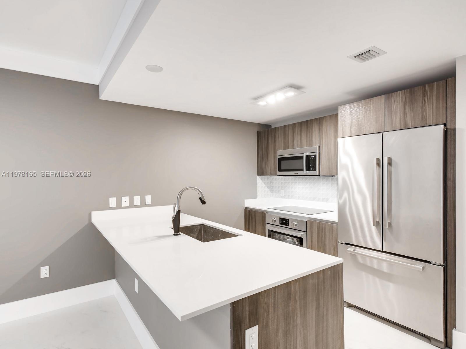 ARIA ON THE BAY CONDO - Residential