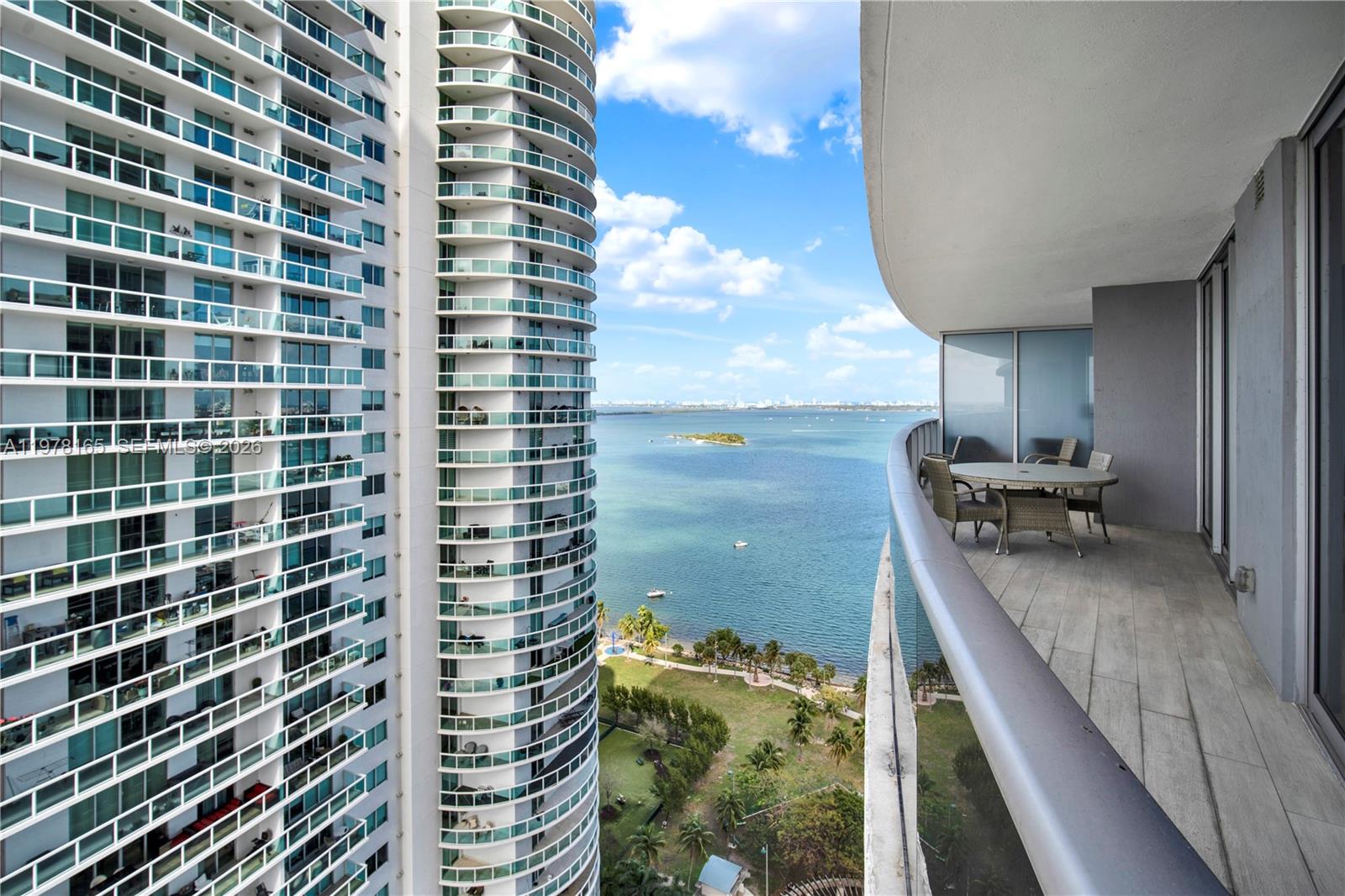 ARIA ON THE BAY CONDO - Residential