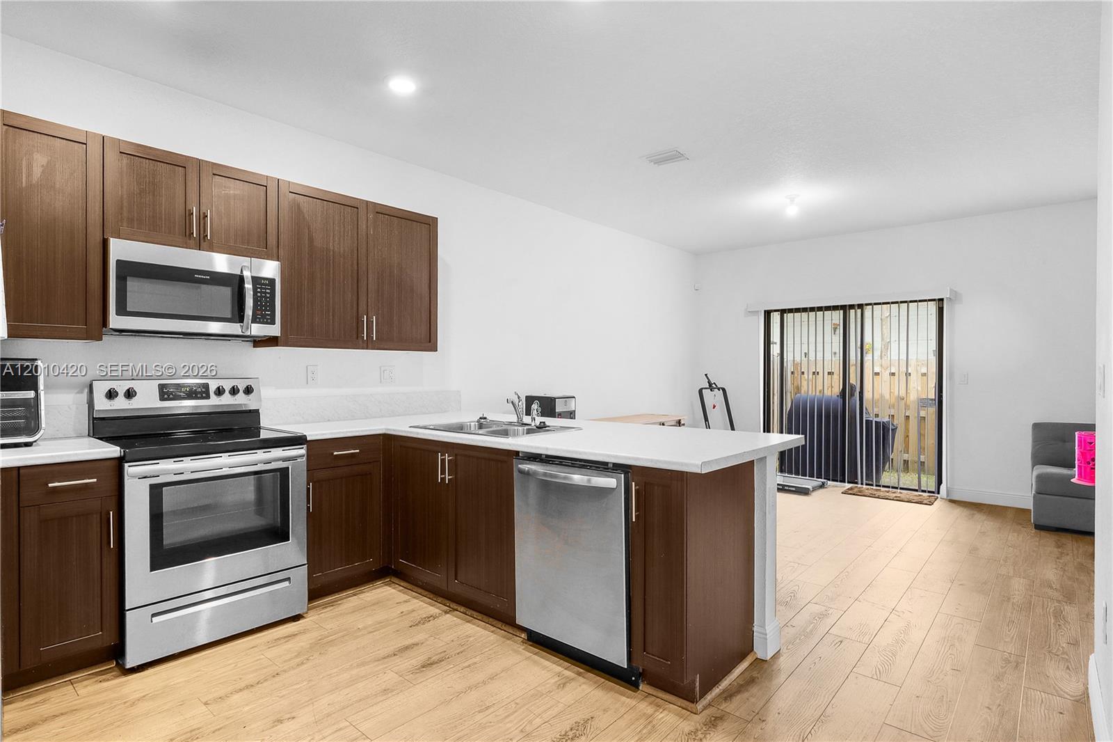 PALM BEACH FARMS - Residential