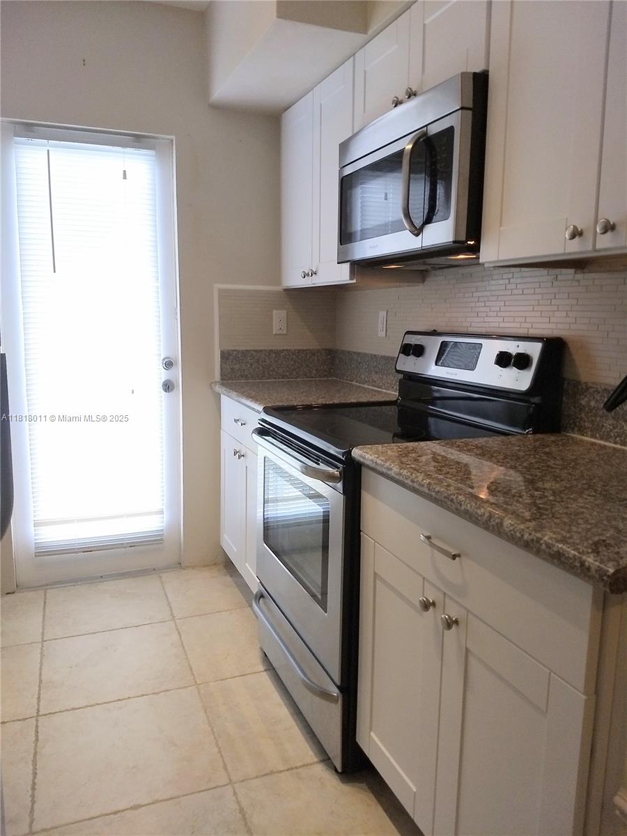 10001 W Bay Harbor Dr 204