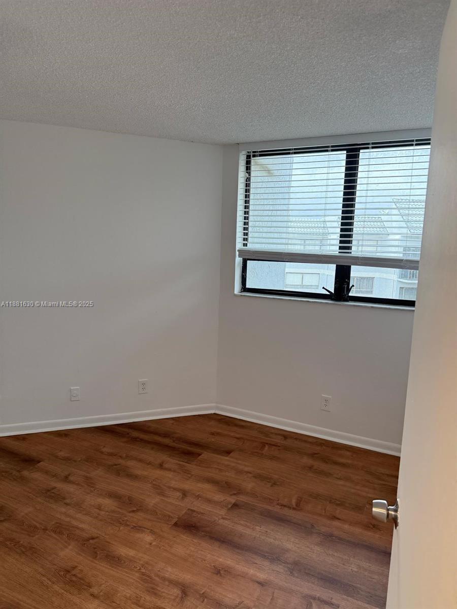 PRESIDENTIAL GOLFVIEW CON - Residential Lease