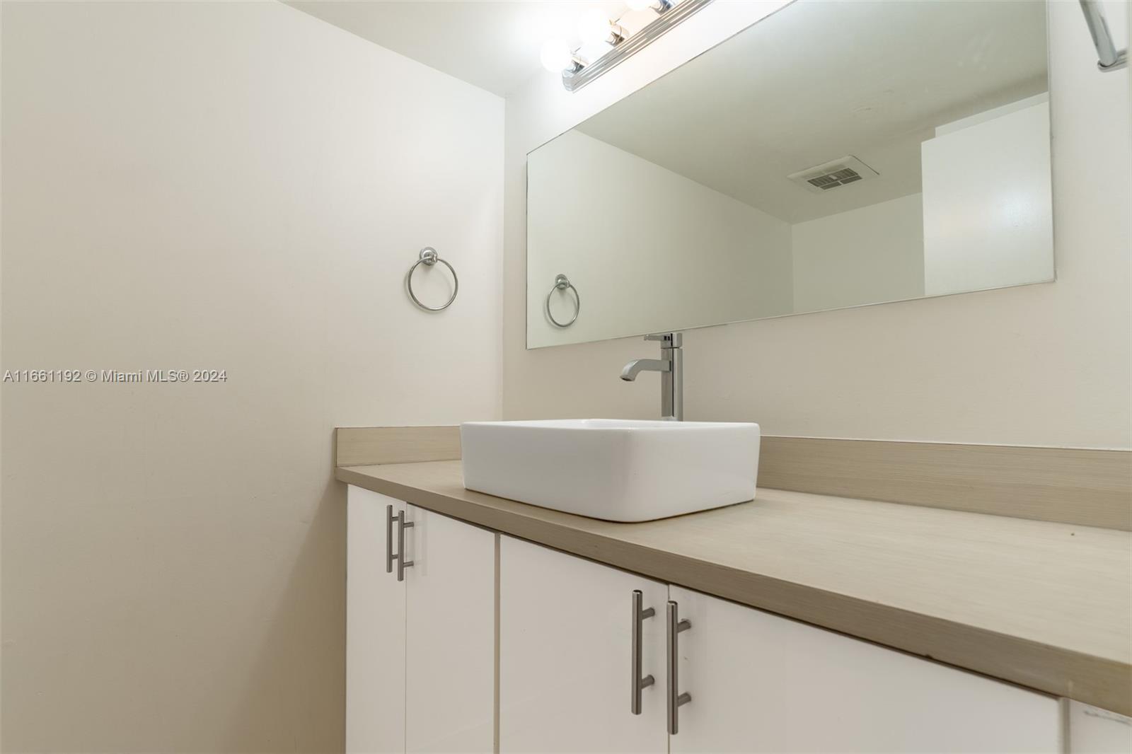 VILLA DORADA CONDO NO 2 - Residential