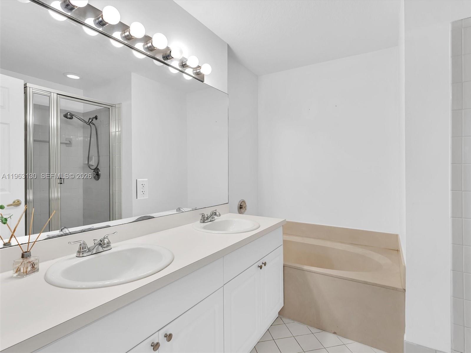 PEMBROKE ISLES 1 - Residential