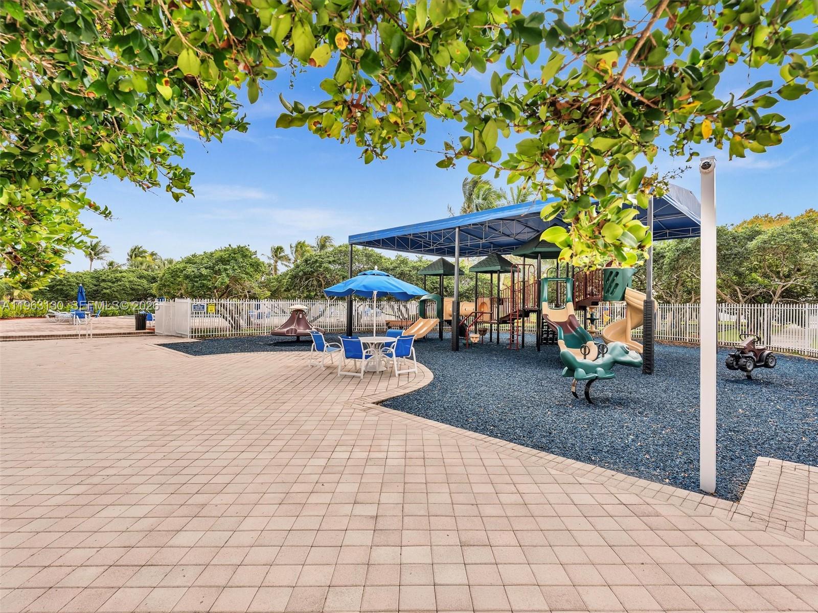 PEMBROKE ISLES 1 - Residential