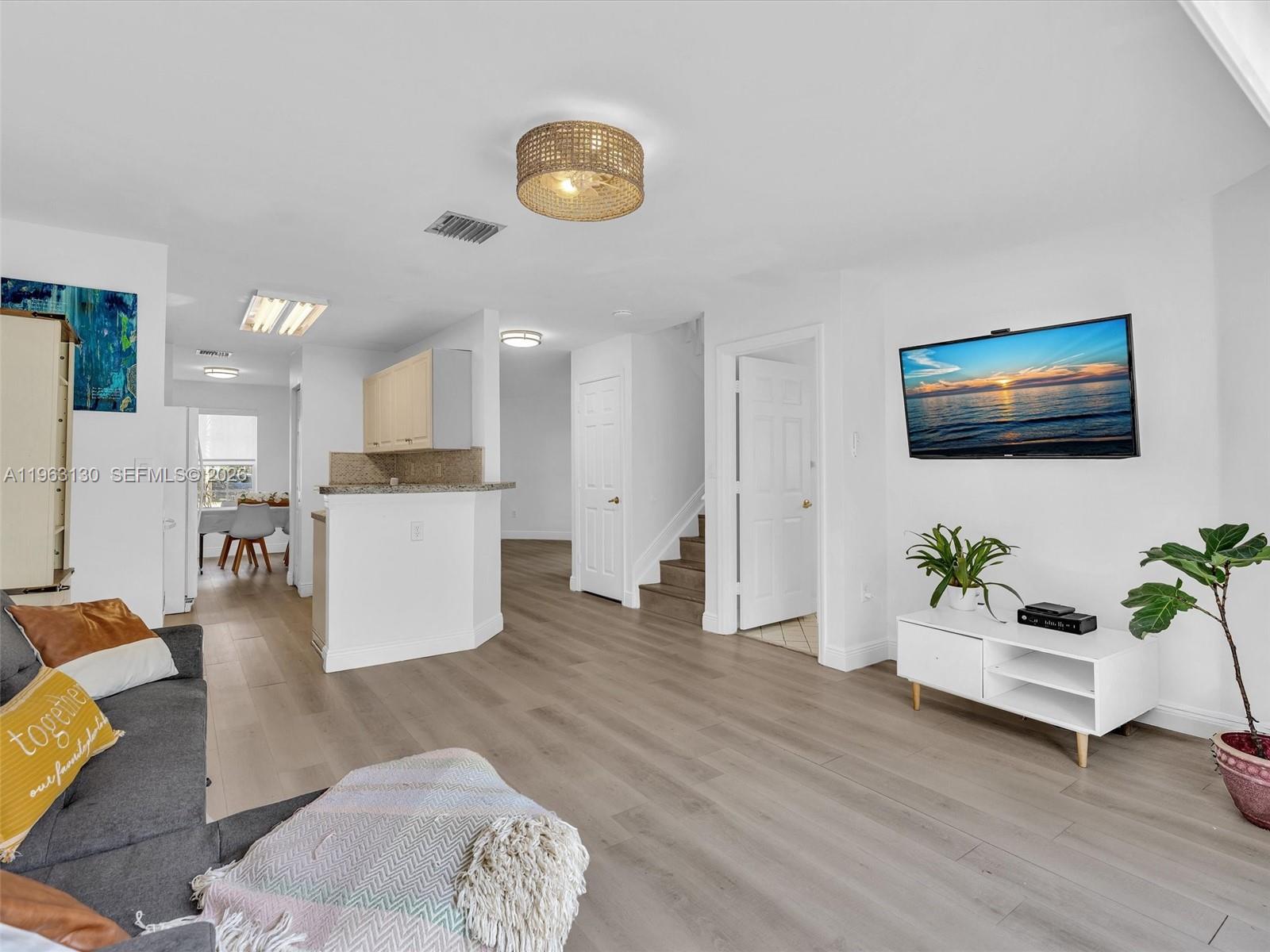 PEMBROKE ISLES 1 - Residential