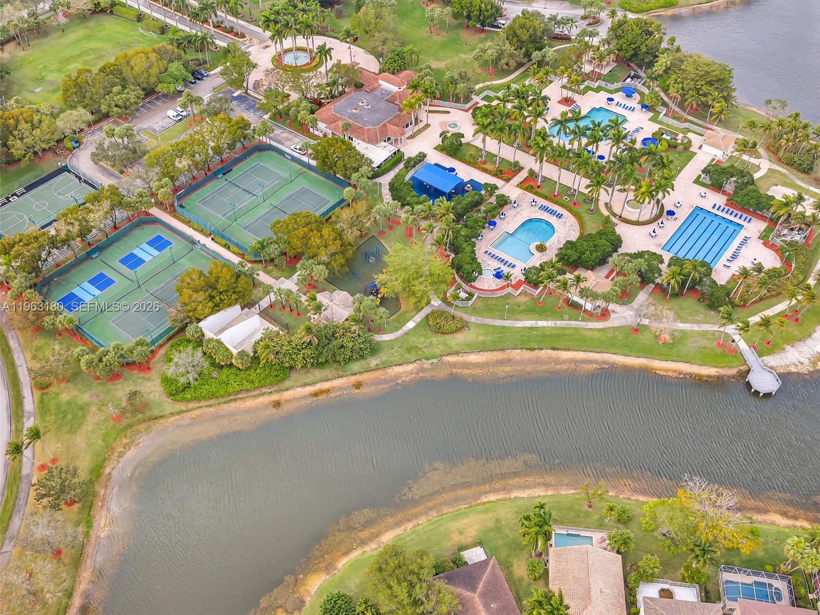 PEMBROKE ISLES 1 - Residential