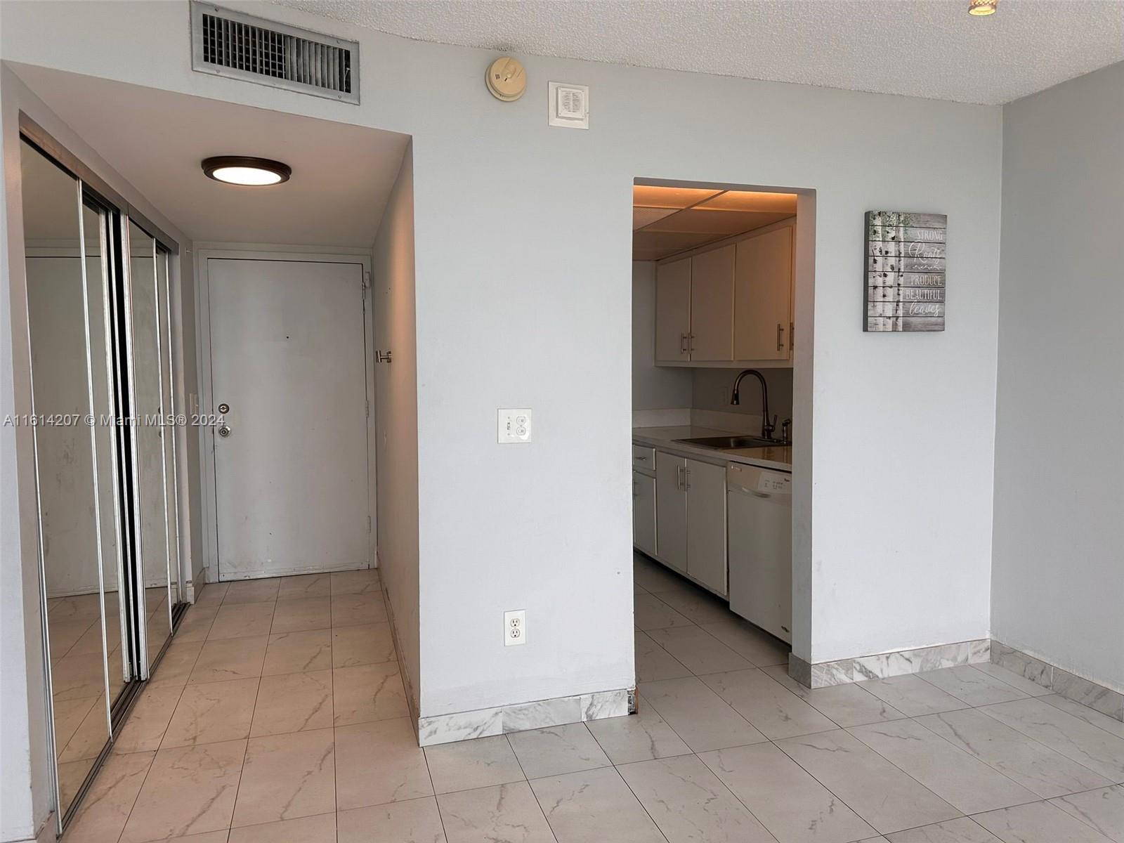 VECINO DEL MAR CONDO - Residential Lease