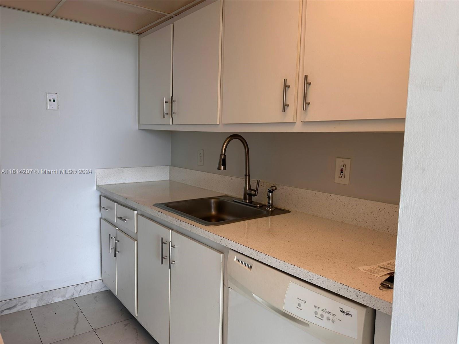 VECINO DEL MAR CONDO - Residential Lease