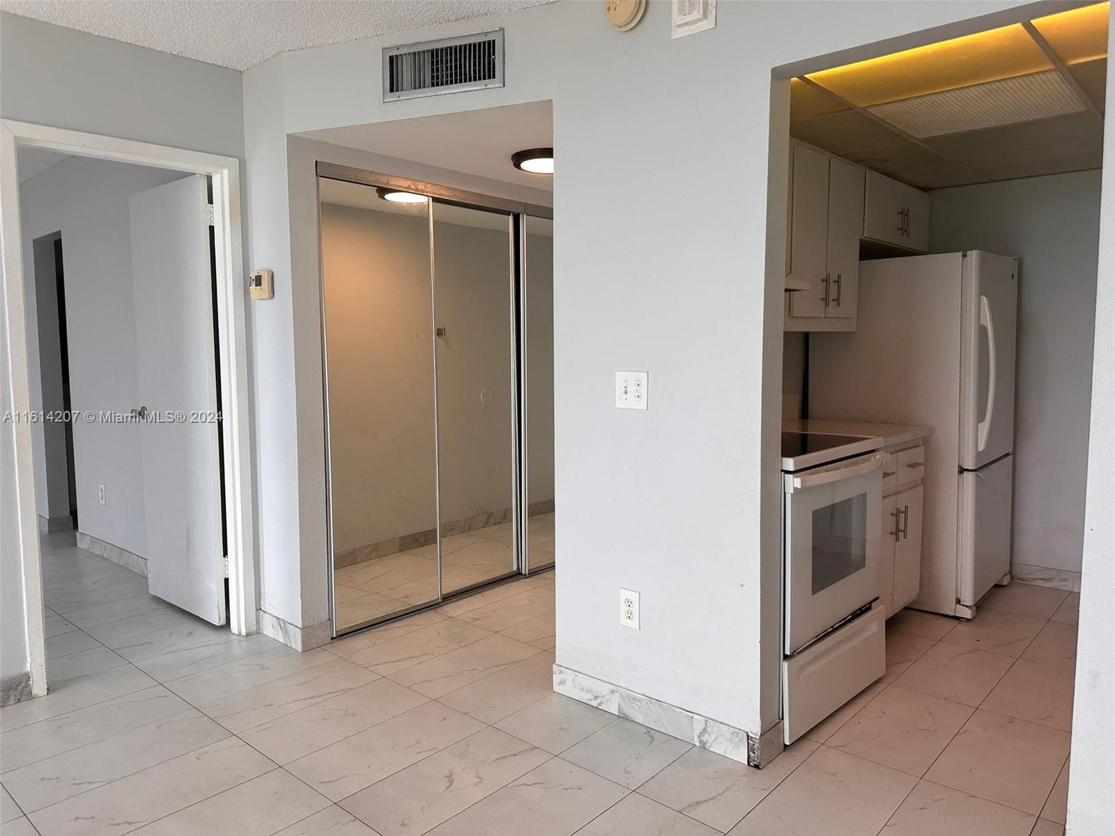 VECINO DEL MAR CONDO - Residential Lease